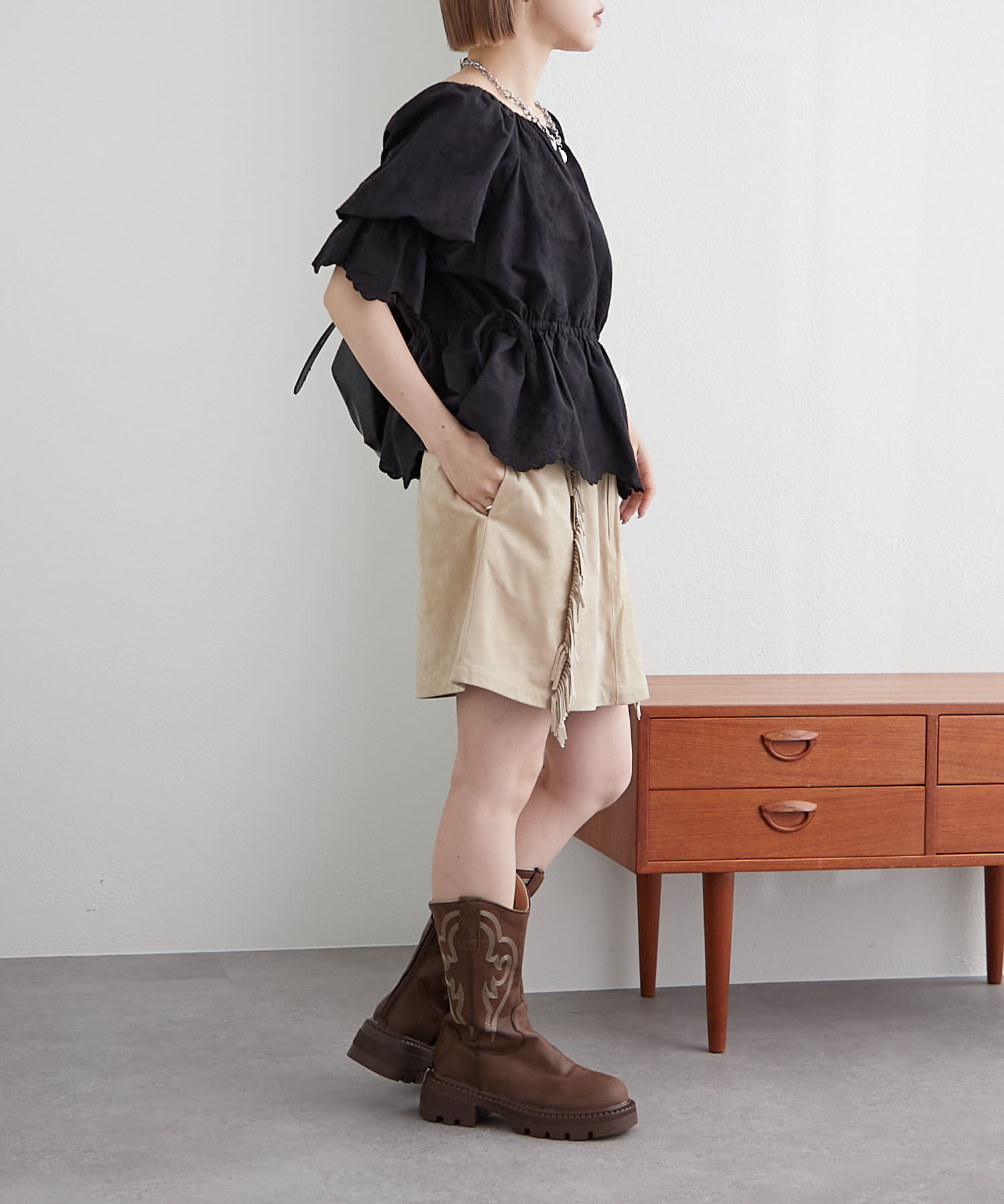w closet(ダブルクローゼット) 【前後2WAY】レース刺繍オフショルブラウス