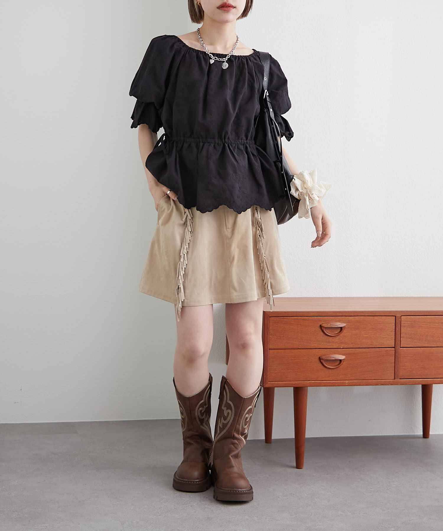 w closet(ダブルクローゼット) 【前後2WAY】レース刺繍オフショルブラウス