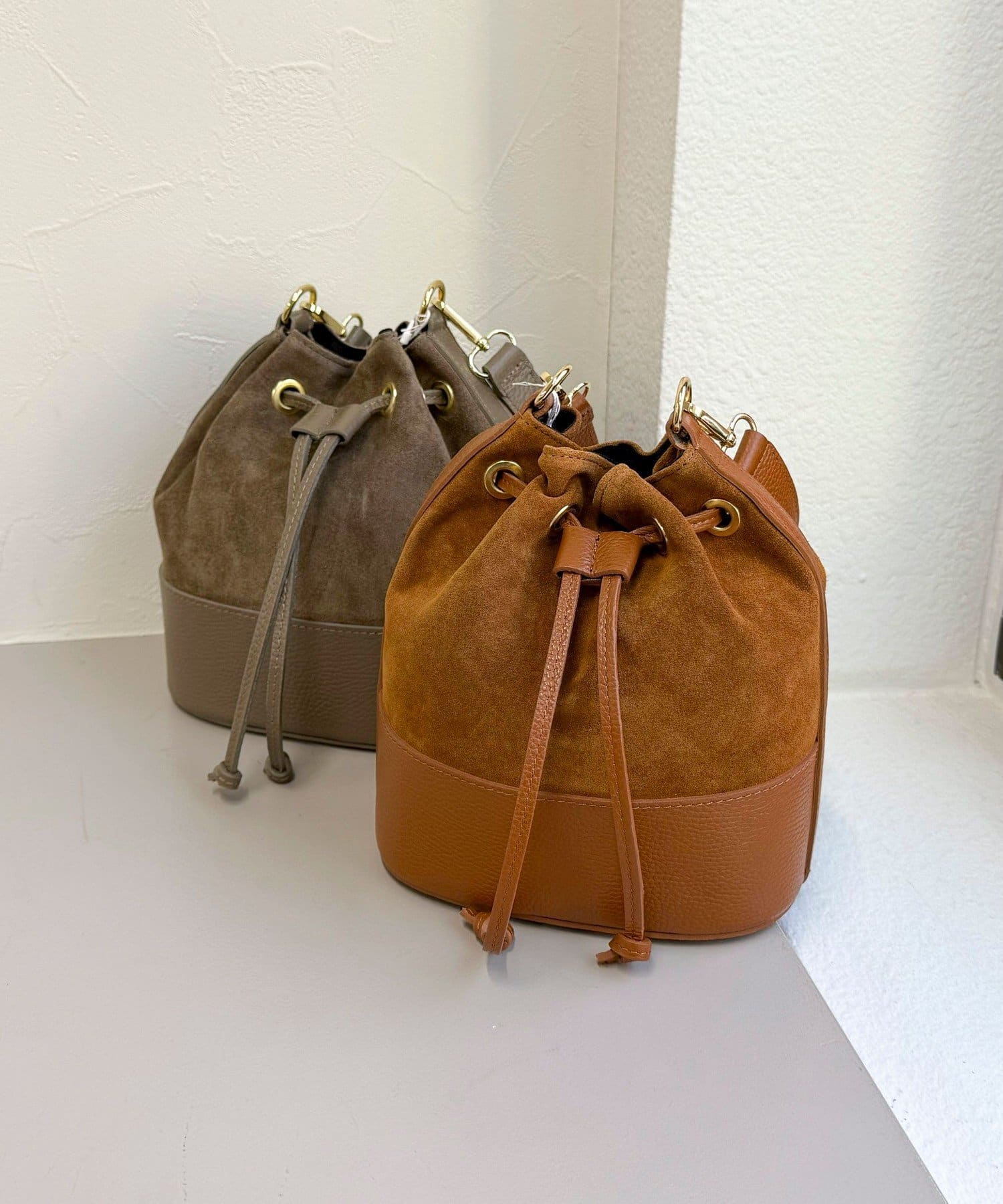 国内即発 AULENTTI FBVENTURARU L128 ショルダーバッグ AULENTTI