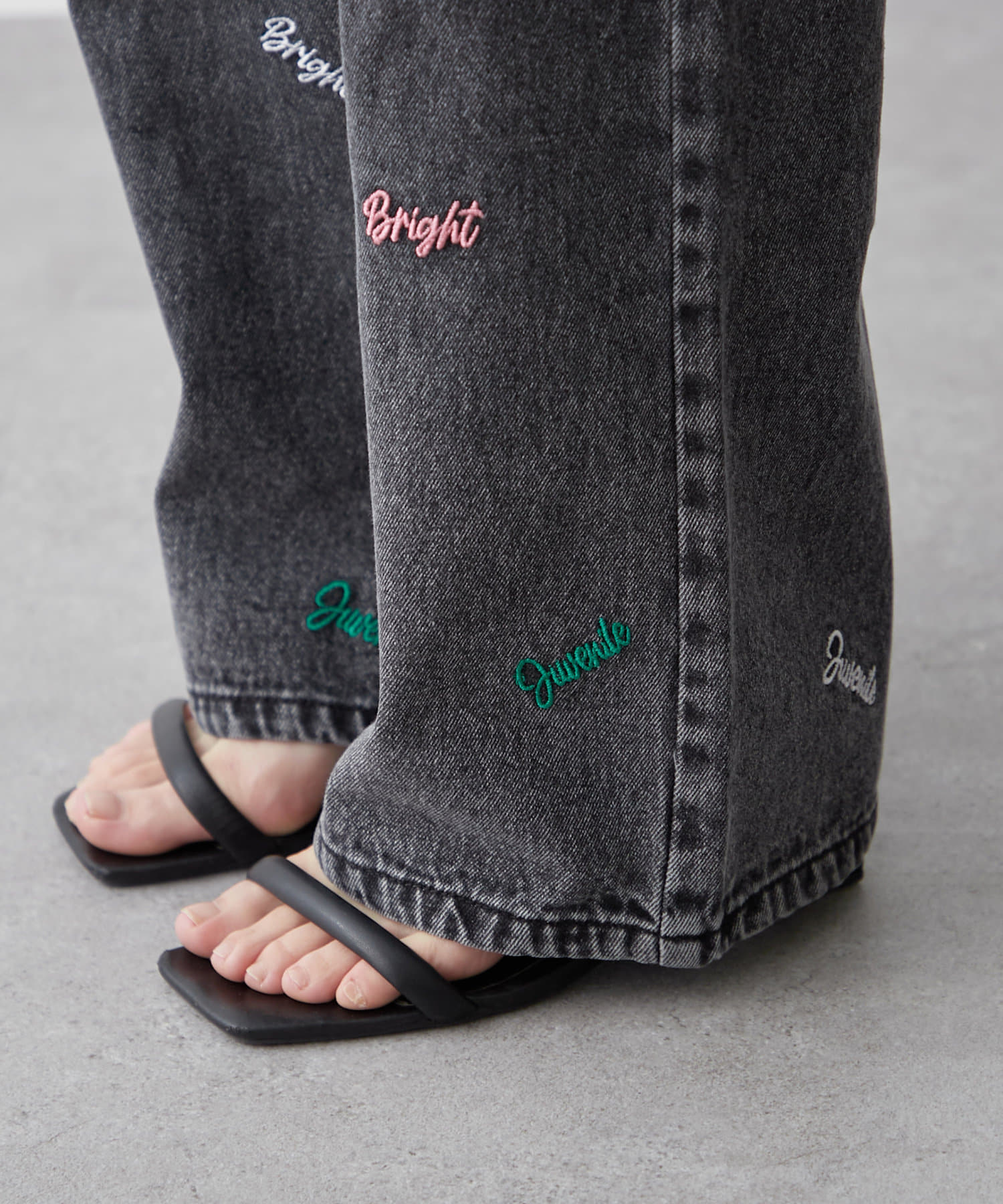 NICE CLAUP / OLIVE des OLIVE OUTLET(ナイスクラップ  / オリーブ デ オリーブ アウトレット) 【RMAF】【ＮＡＯ】ロゴ刺繍デニムパンツ