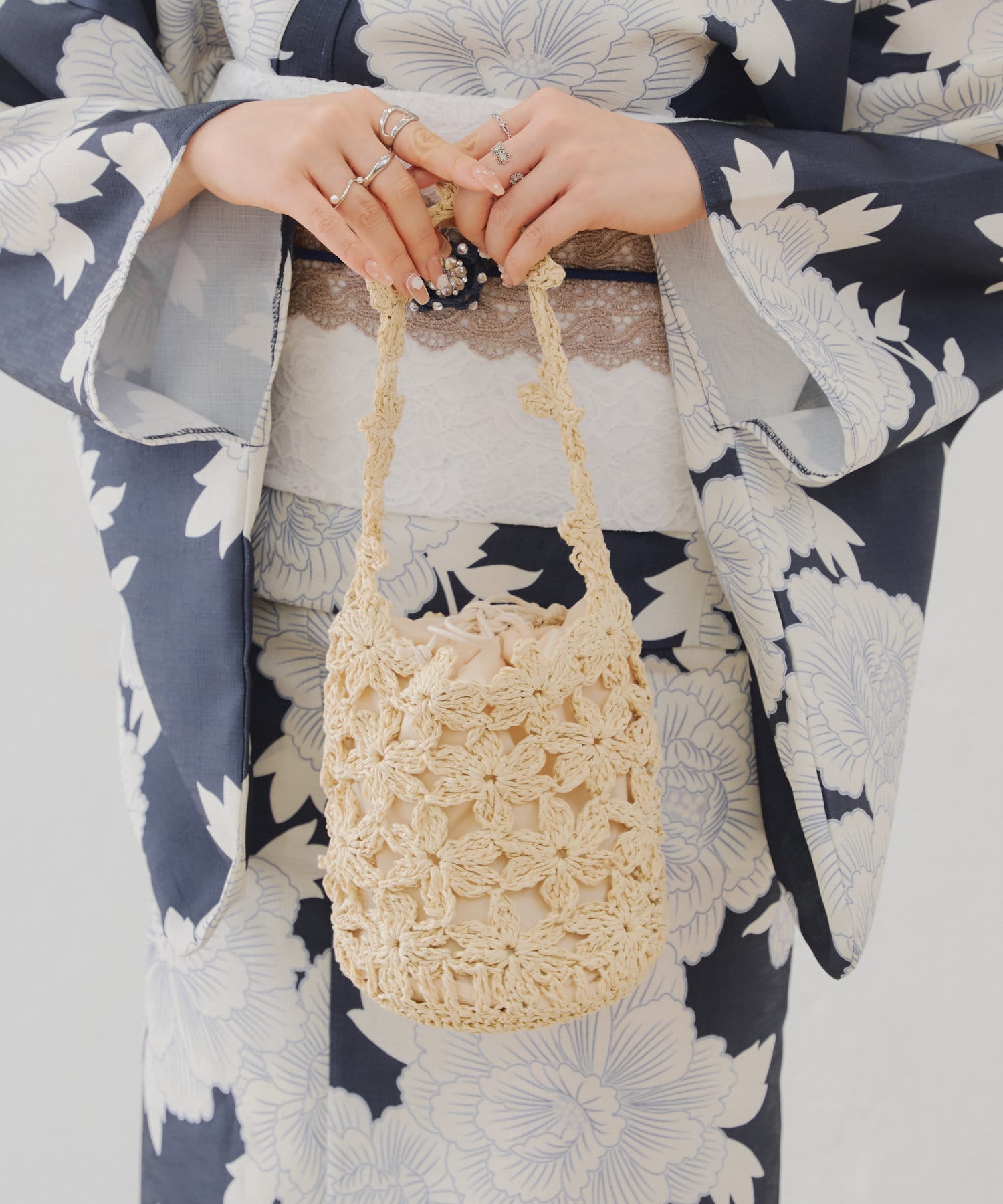 バッグ flower wave quilting tote (white) flower wave quilting tote (white) – POPPY