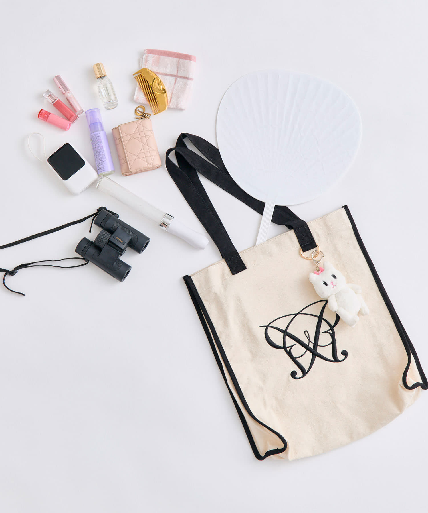 オリーブスタッフの色々なアイデアや思いが詰まった推し活グッズブランド"Aimeriane joie" （エメリアーヌジョワ）A4サイズが余裕で入る大容量なトートバッグが登場！■デザ