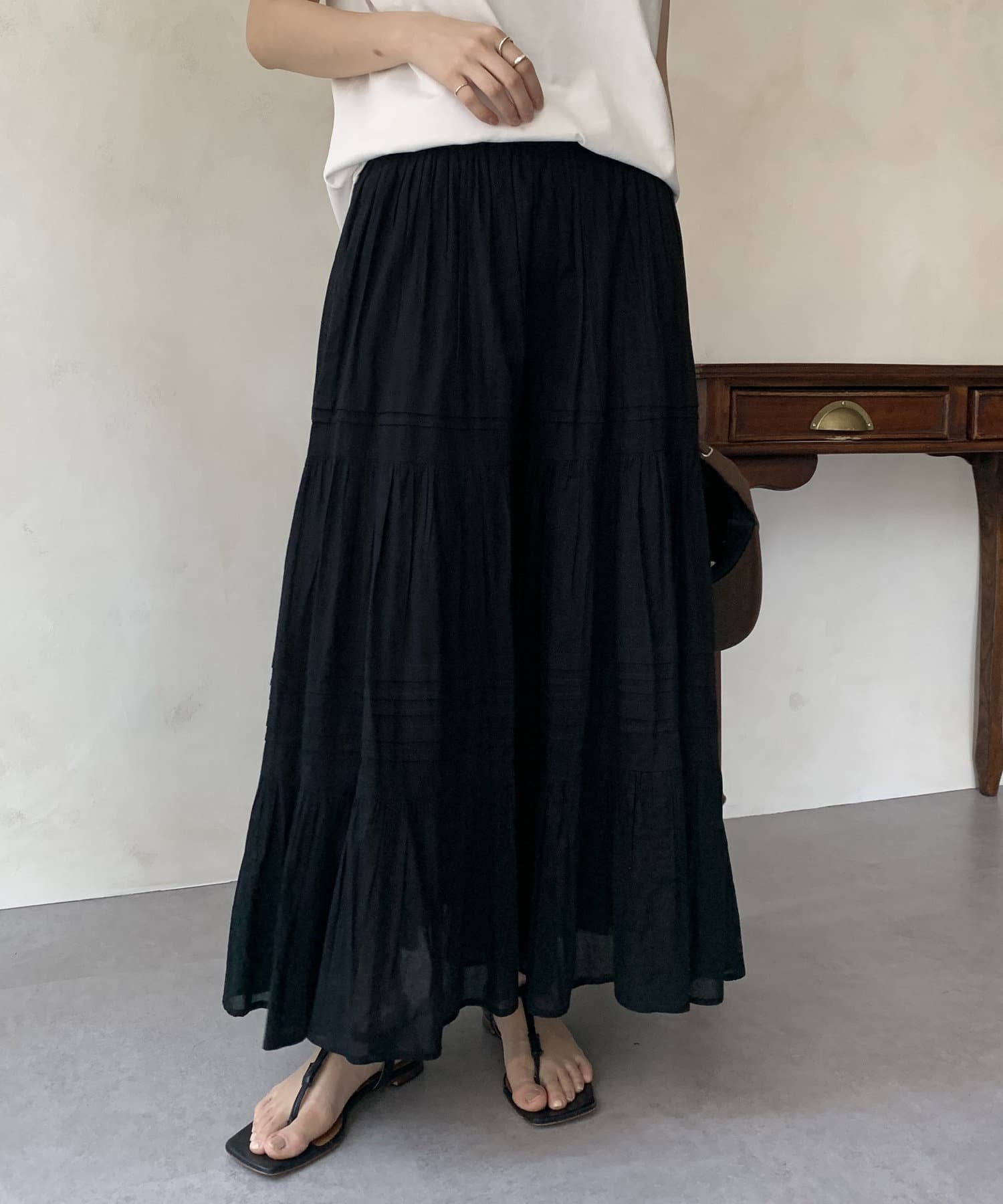 ■2025 SPRING & SUMMER ITEM■WEB限定!暑い季節にも綿100％素材で涼し気な雰囲気に！インド綿ならではの、さらっとした肌触りと軽やかな風合いがポイントのスカート！全体