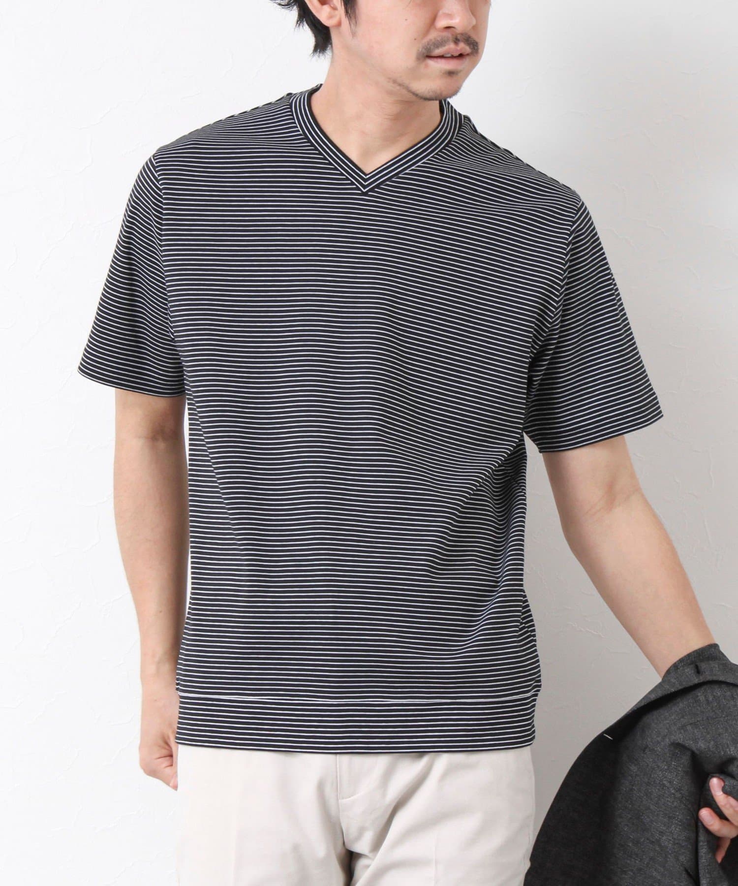 ON/OFF兼用で使える春夏の有能アイテムジャケットのインナーに最適な上品Tシャツ◆素材・セミシルケットスムース生地・適度なハリ、コシのあるスムース素材・シルケット加工で上品な光沢感をプラス◆デザイン