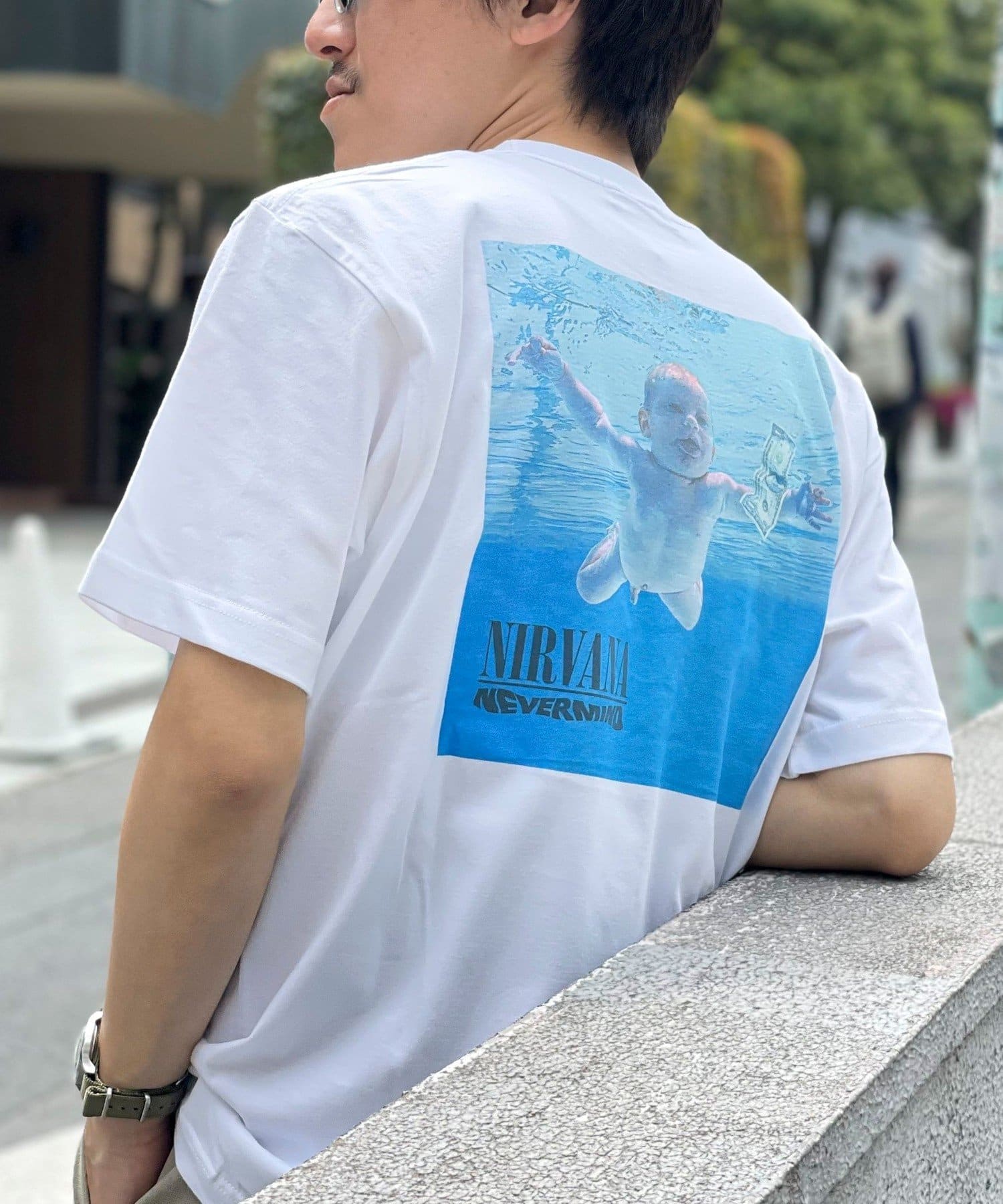 NIRVANAのアートワークをプリント大人っぽく着られる落ち着いた配色のバンドTシャツ◆別注ポイント・インラインのプリントをやや大きめのボディでオーダー◆素材・5.6オンスの程よい肉厚感・ヘビーウェイ