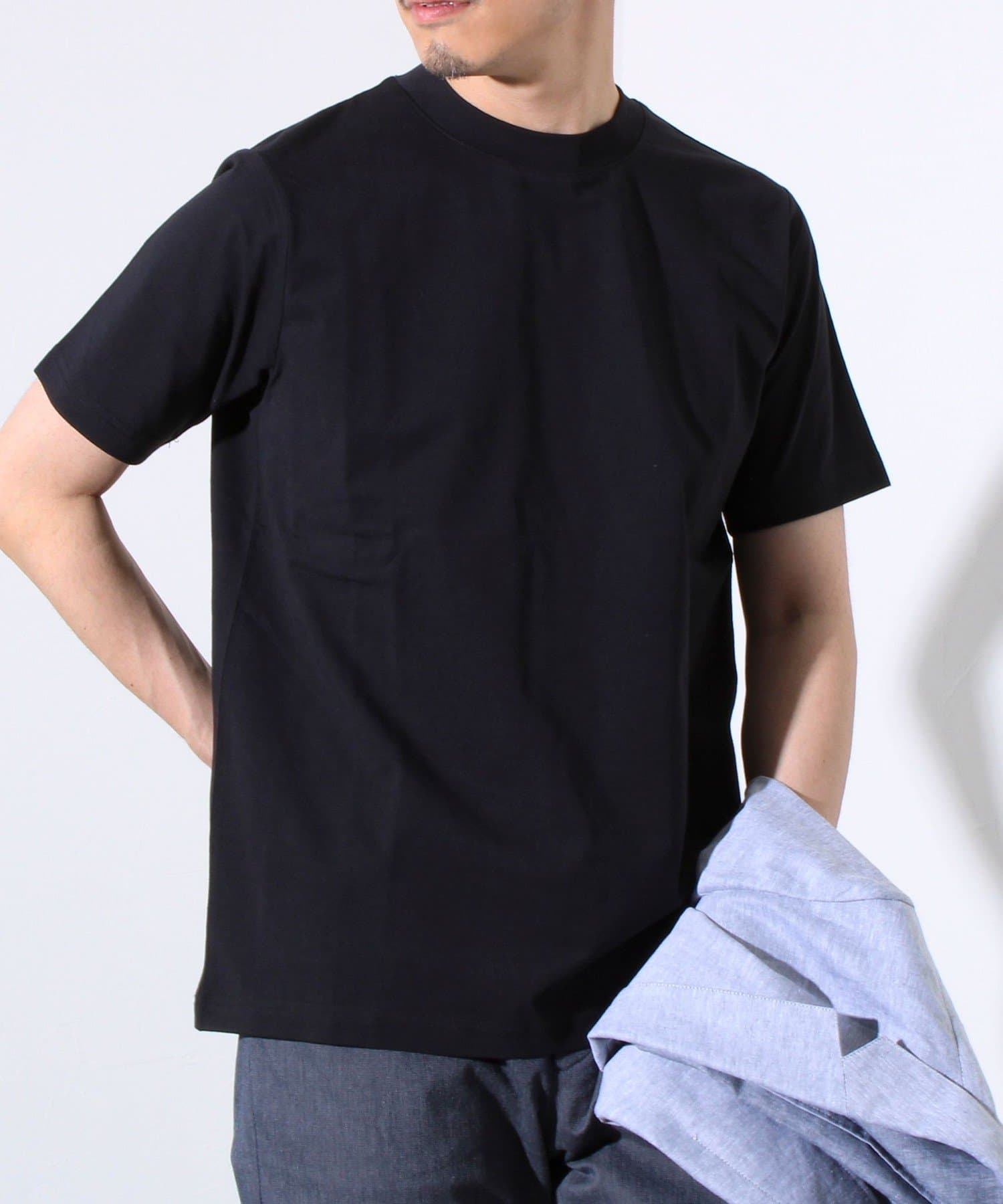 ■ビジネスカジュアルやスマートカジュアルの新定番ビジネススタイル/ビジカジにマッチしたジャケット専用Tシャツ。ジャケット着用の為に計算されたネックデザインやシルエットは、ビジネスシーンにおいて抜群のパ