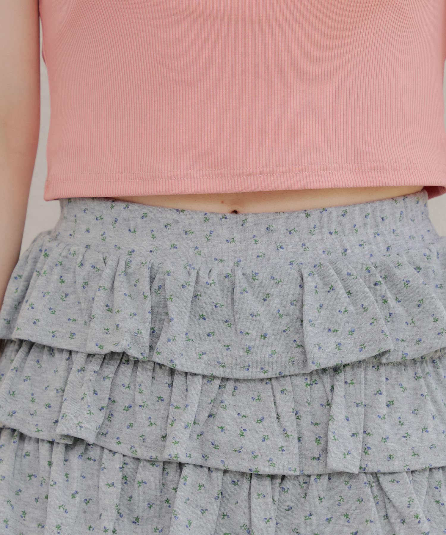 NICE CLAUP / OLIVE des OLIVE OUTLET(ナイスクラップ  / オリーブ デ オリーブ アウトレット) 【RMAF】小花柄カットティアードミニスカート