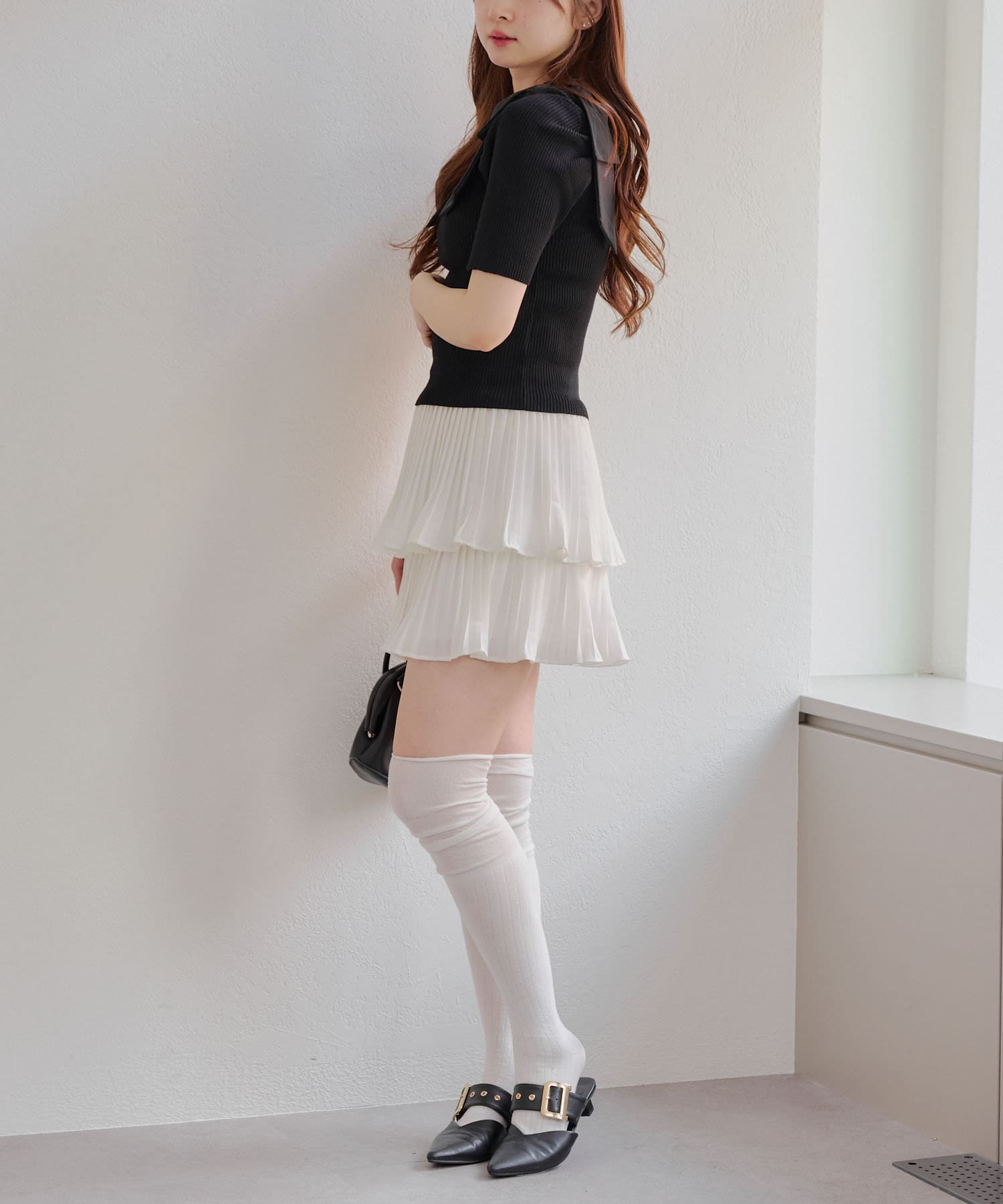 NICE CLAUP / OLIVE des OLIVE OUTLET(ナイスクラップ  / オリーブ デ オリーブ アウトレット) 肩リボンスクエアネックニット