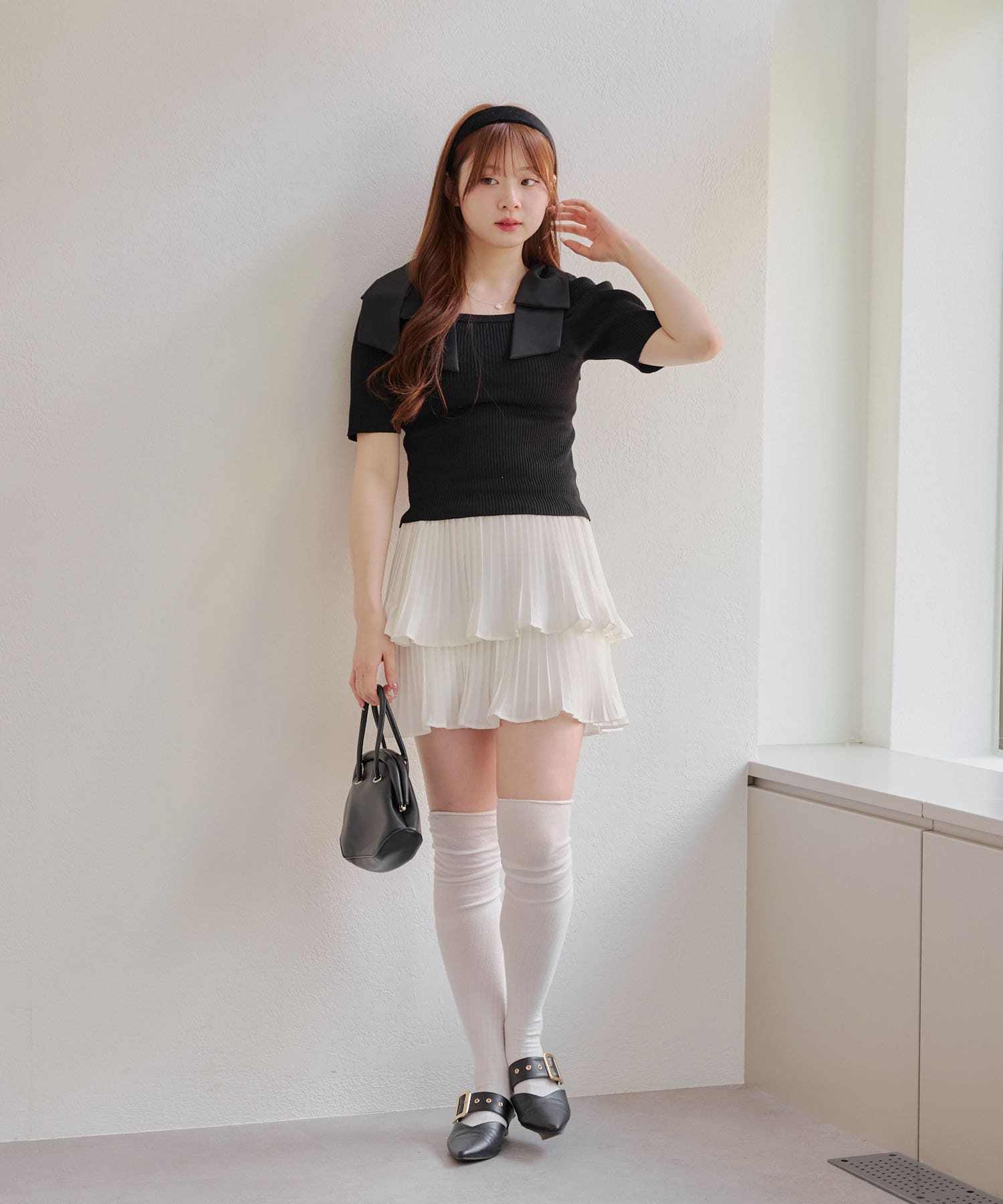 NICE CLAUP / OLIVE des OLIVE OUTLET(ナイスクラップ  / オリーブ デ オリーブ アウトレット) 肩リボンスクエアネックニット