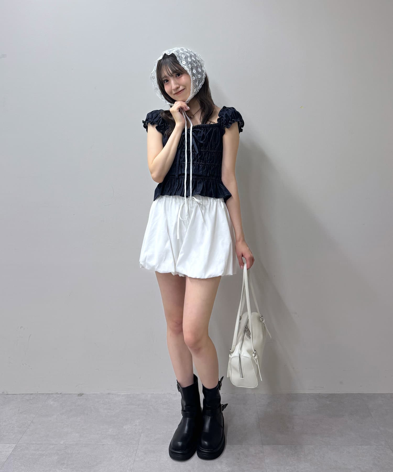 ふわんわりとしたボリュームが可愛らしい！バルーンスカートが登場♡〇商品コメント・シンプルなホワイトデザインと可愛らしいチェック柄デザイン。　お好みに合わせて履いていただけます。・バルーンシルエットが女