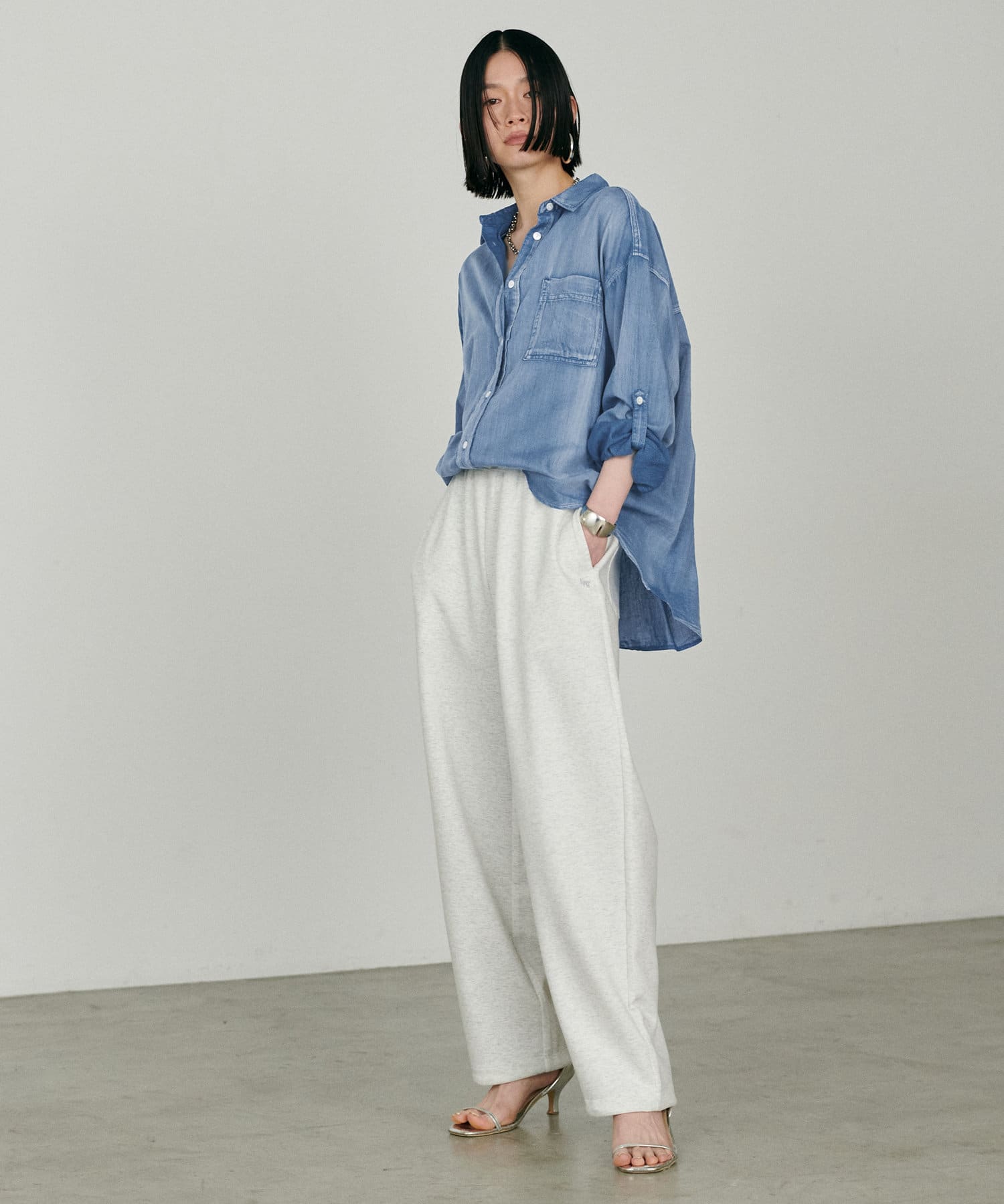 LARUTA｜【夏も着れるデニム】デニム風加工シャツ | Rakuten