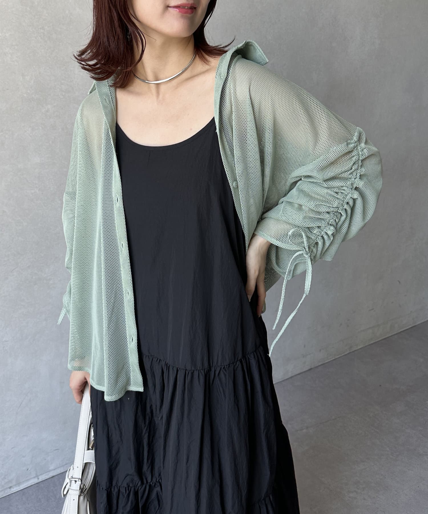 Thevon.(ゼヴォン) 袖シャーリングメッシュシアーシャツ