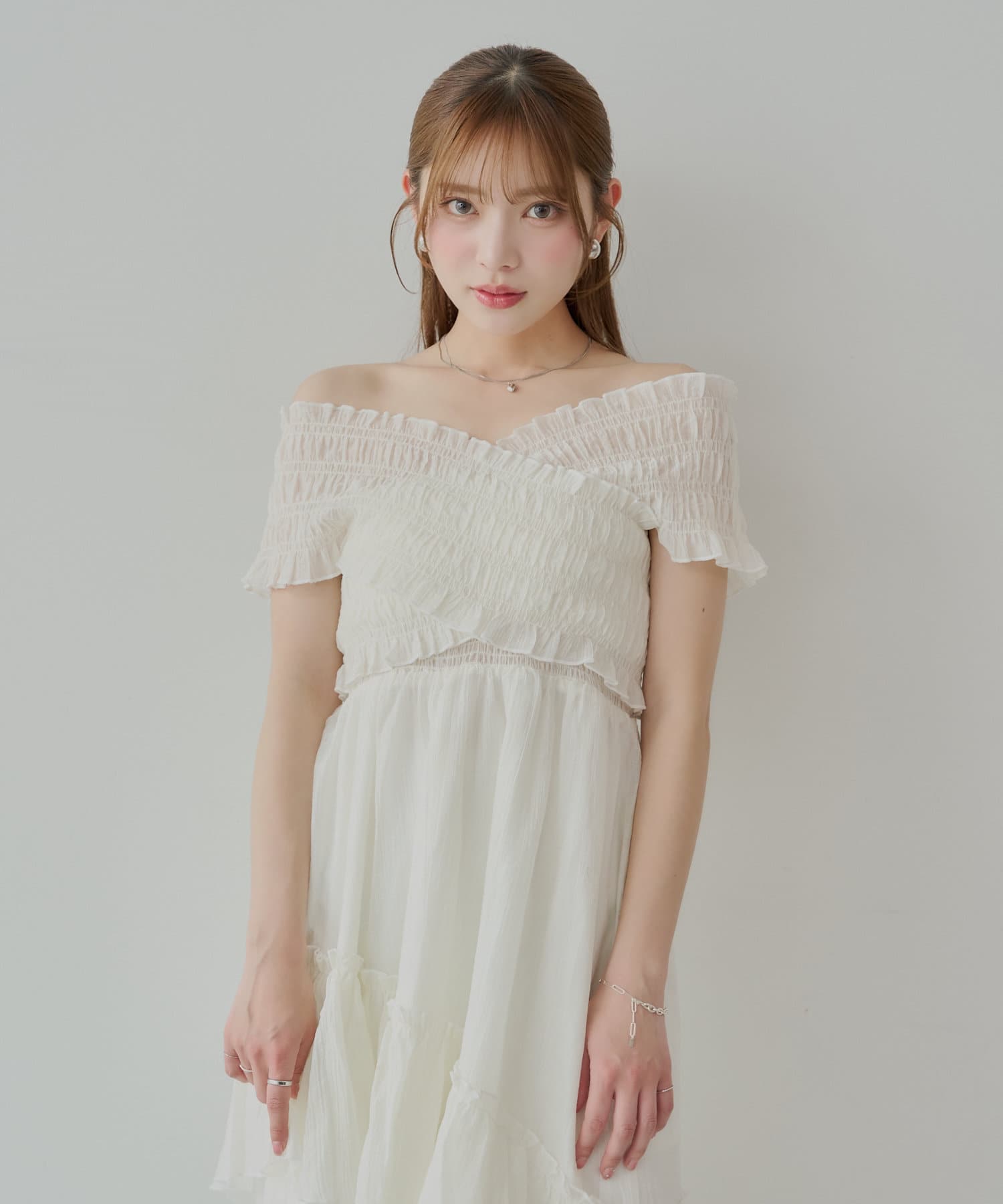 【新品未使用】chicoクロスシャーリングロングワンピース チコ クロスシャーリングロングワンピース（ワンピース）｜Chico