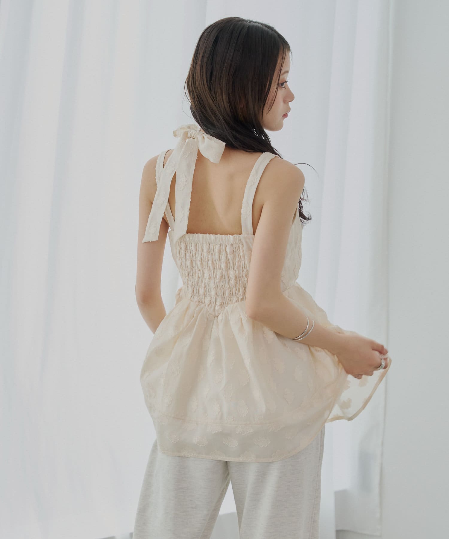 Chico アシメリボンボリュームフラワーキャミチュニック SALON by Chico】アシメリボンボリュームフラワーキャミ