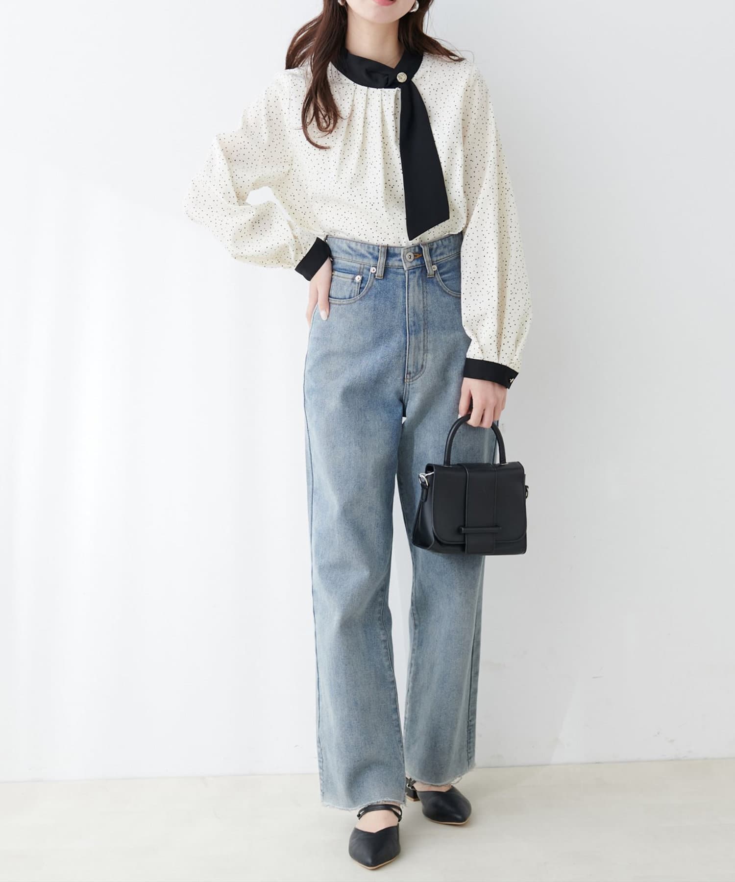 NICE CLAUP / OLIVE des OLIVE OUTLET(ナイスクラップ  / オリーブ デ オリーブ アウトレット) 【natural couture】ドット型ボウタイ衿ブラウス
