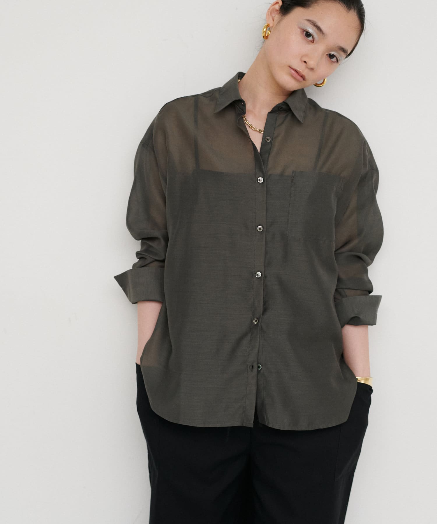 LARUTA(ラルータ) ［WEB限定］シアーロゴ刺繍レギュラーシャツ