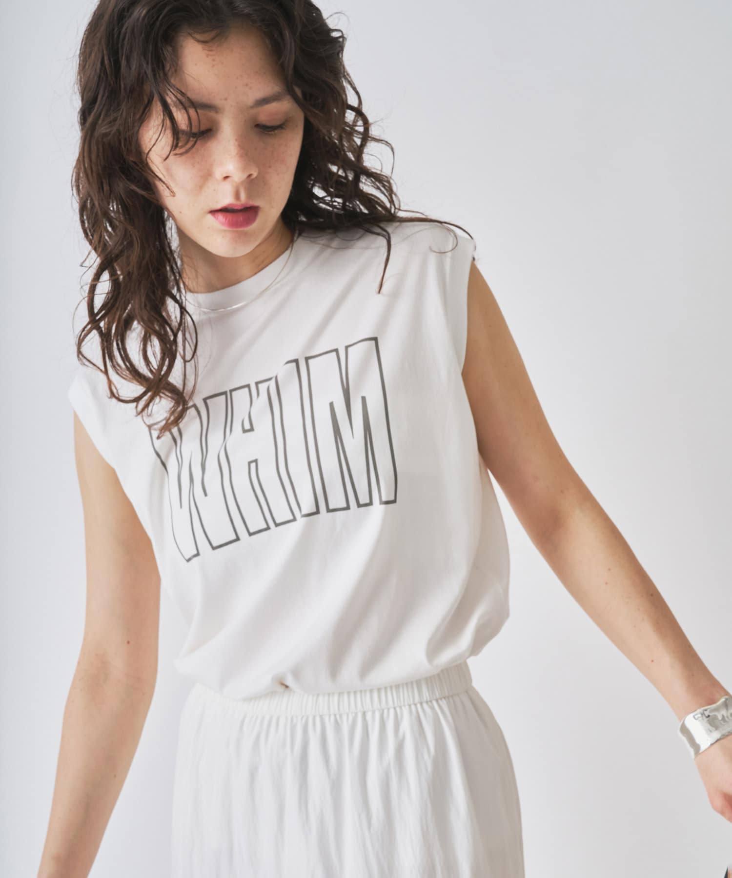 Whim Gazette(ウィム ガゼット) ノースリーブロゴTシャツ