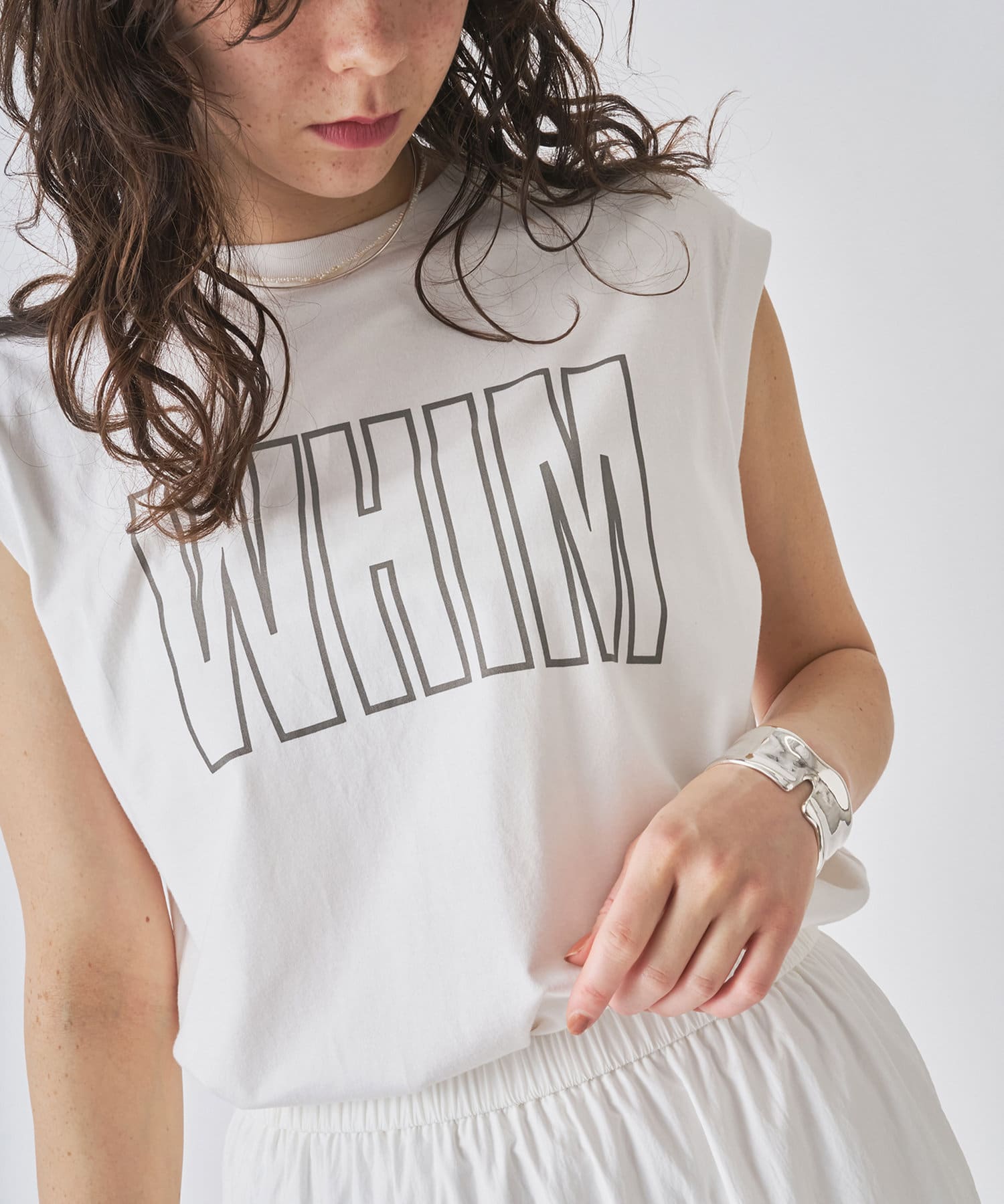 【Whim Gazette】GAZETTEロゴ入りホワイトTシャツ Whim Gazette tシャツ リラックスロゴTシャツ レディース