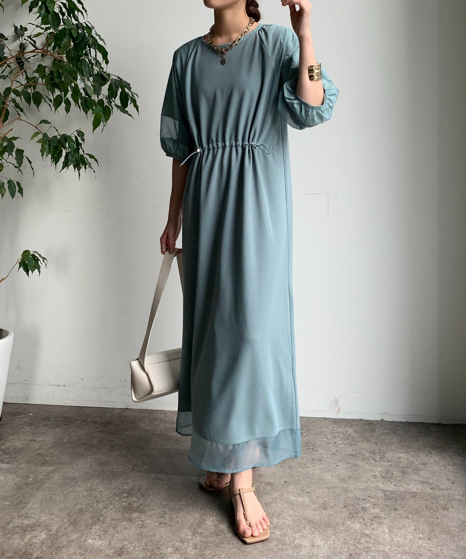 ■2025 SPRING & SUMMER ITEM■WEB限定!異素材MIXが大人の抜け感を演出！異なる素材を組み合わせることで、シンプルながらも印象的なスタイルを叶えてくれるワンピース！身
