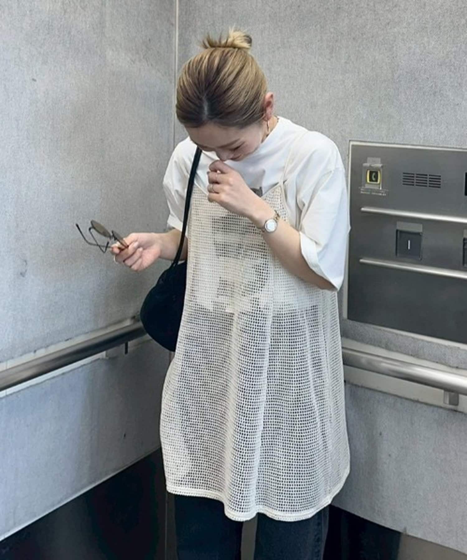 トレンドのレイヤードも楽しめる♡1枚でも着れる万能キャミチュニック■デザイン"レース×キャミソール"でトレンドライクな印象に！やや長めのチュニック丈になってるので、体型カバーにもば