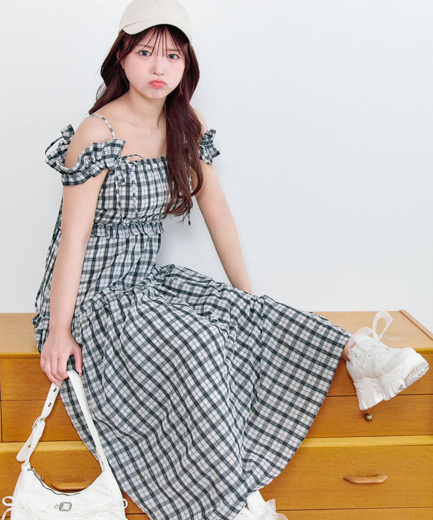 OLIVE des OLIVE(オリーブ デ オリーブ) 【S/Mサイズ展開】フリルリボンキャミワンピ