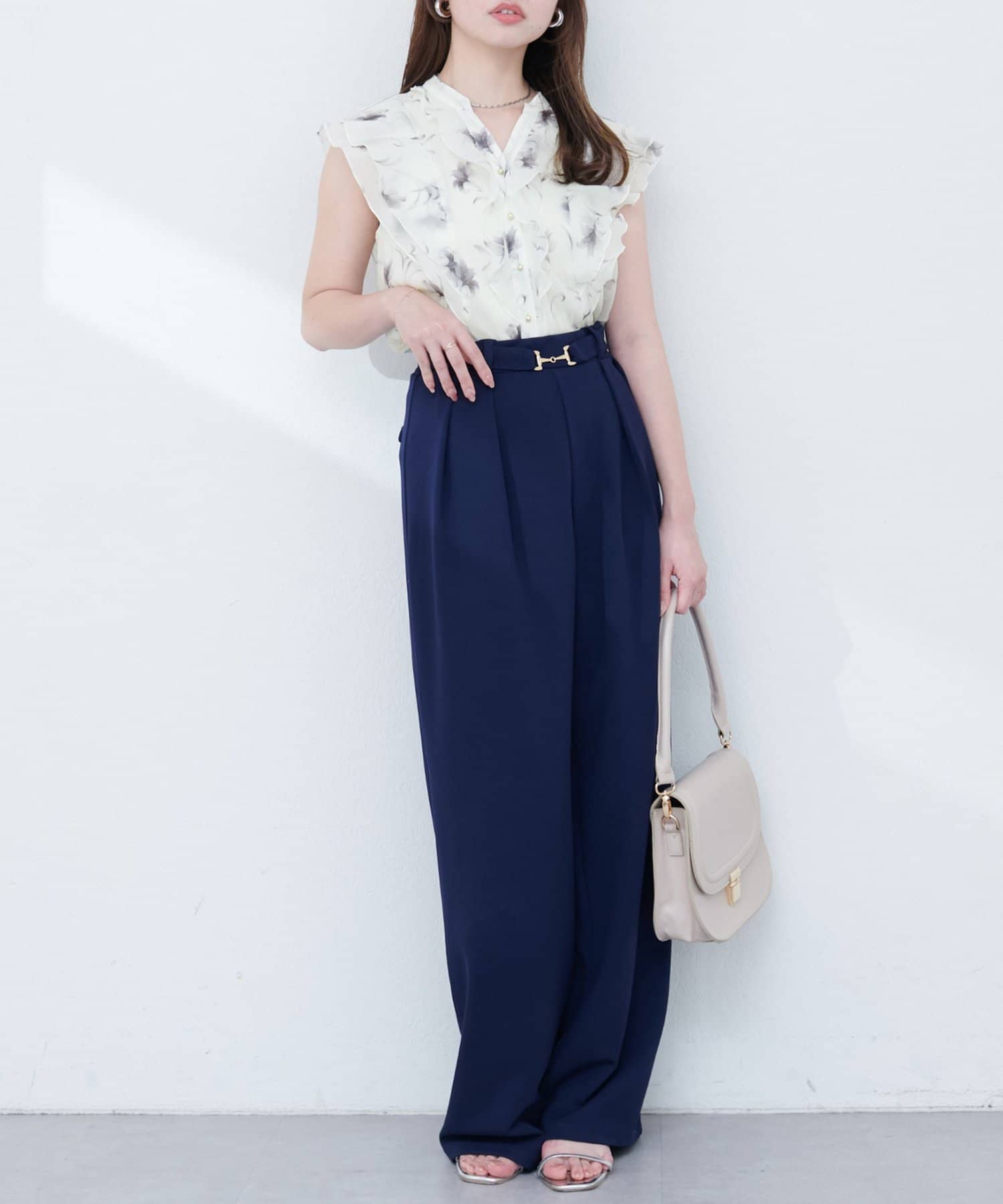 natural couture(ナチュラルクチュール) 【SNSで大人気/新色追加】ラッフルフリルキーネックブラウス