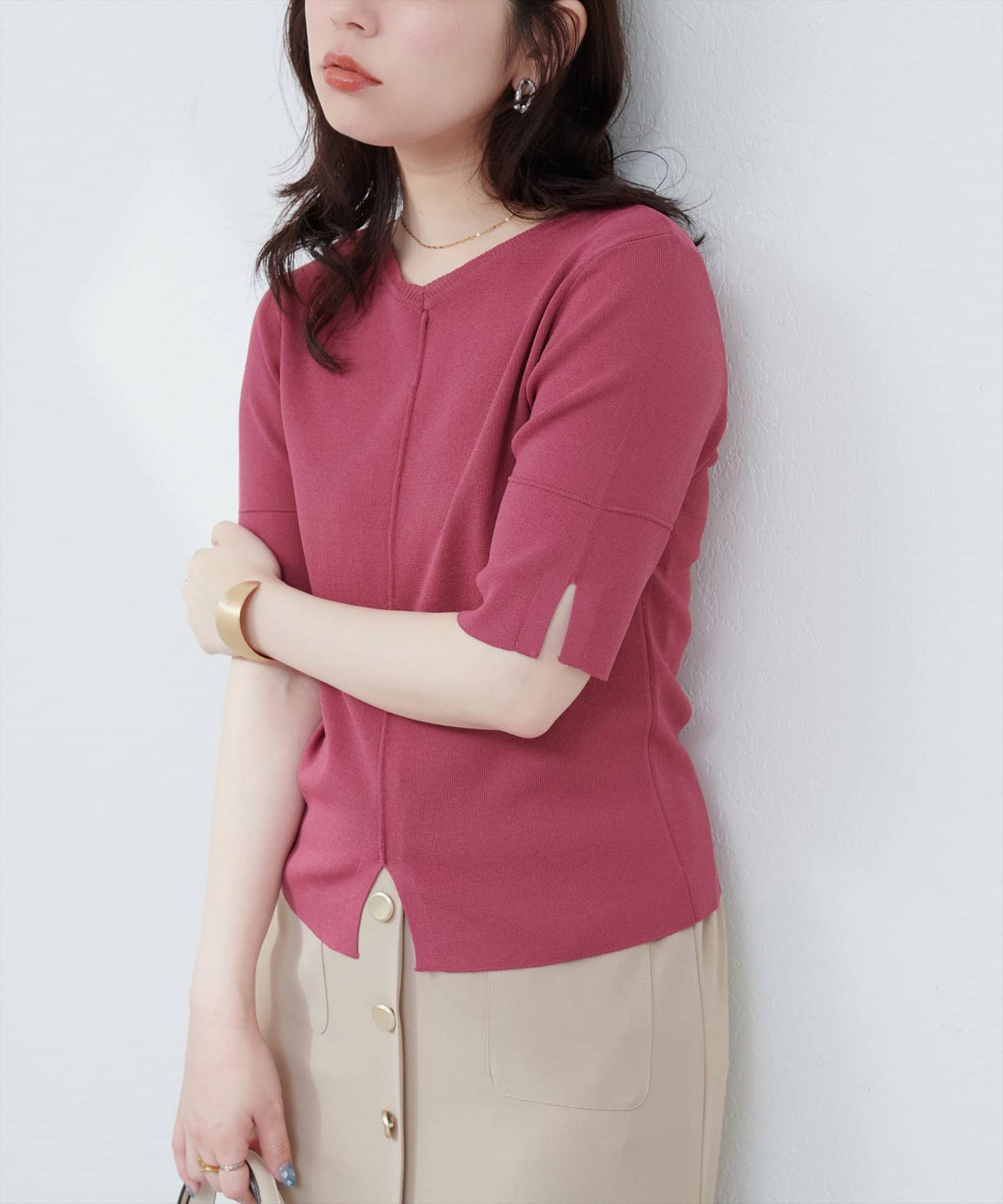 【2025SS natural couture】前後2WAYピンタック切替袖シンプルニット■Designシンプルでどんなボトムスにも合わせやすいニットトップス。前後2WAYでクルーネックでもVネックで