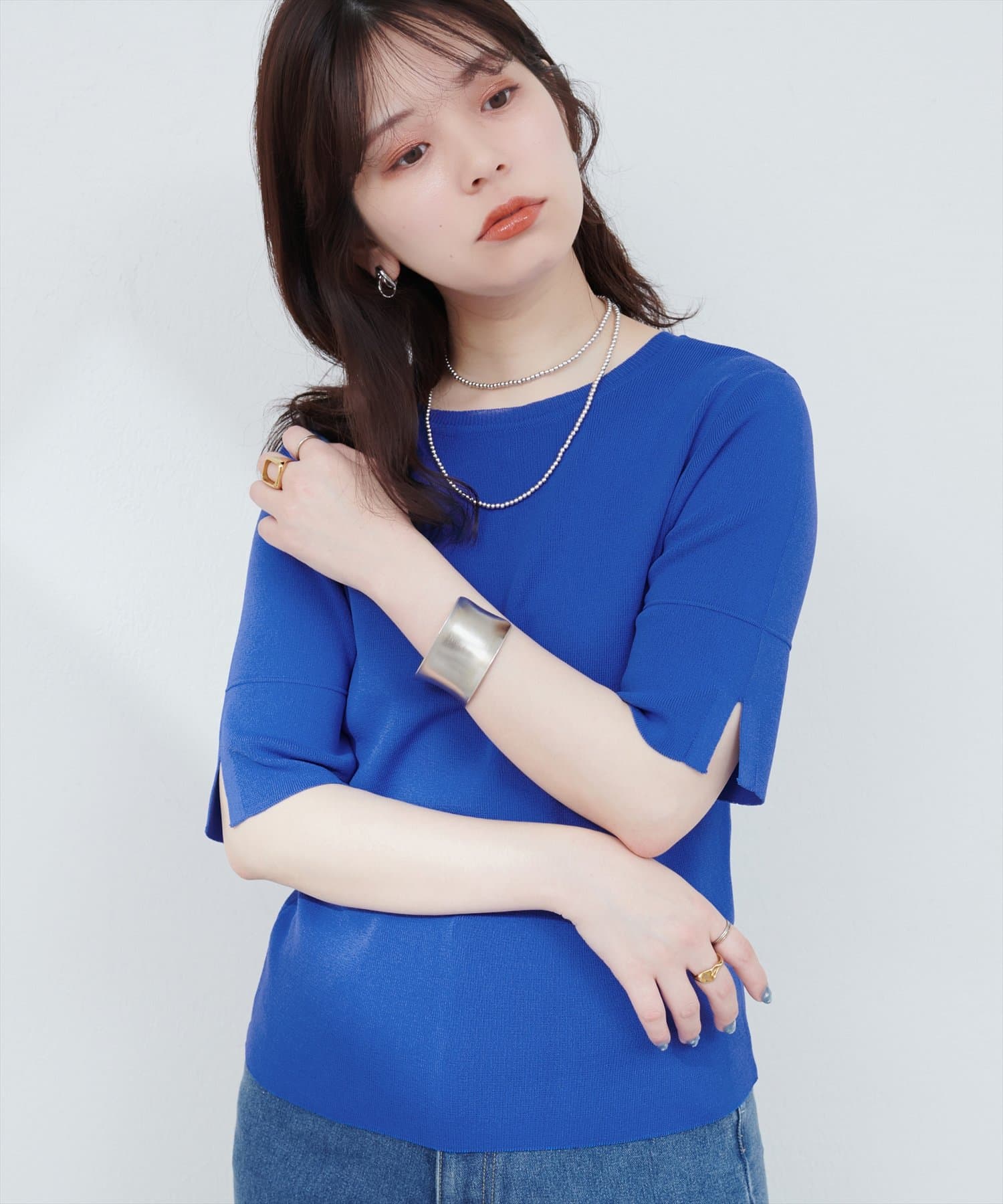 【2025SS natural couture】前後2WAYピンタック切替袖シンプルニット■Designシンプルでどんなボトムスにも合わせやすいニットトップス。前後2WAYでクルーネックでもVネックで