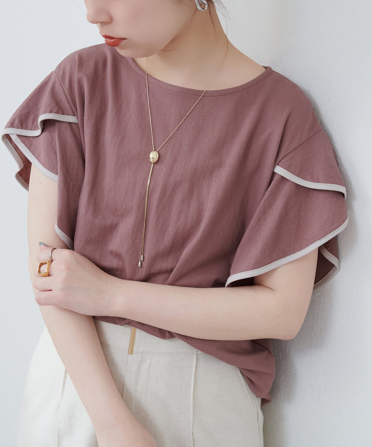natural couture(ナチュラルクチュール) 接触冷感配色ラッフルスリーブプルオーバー