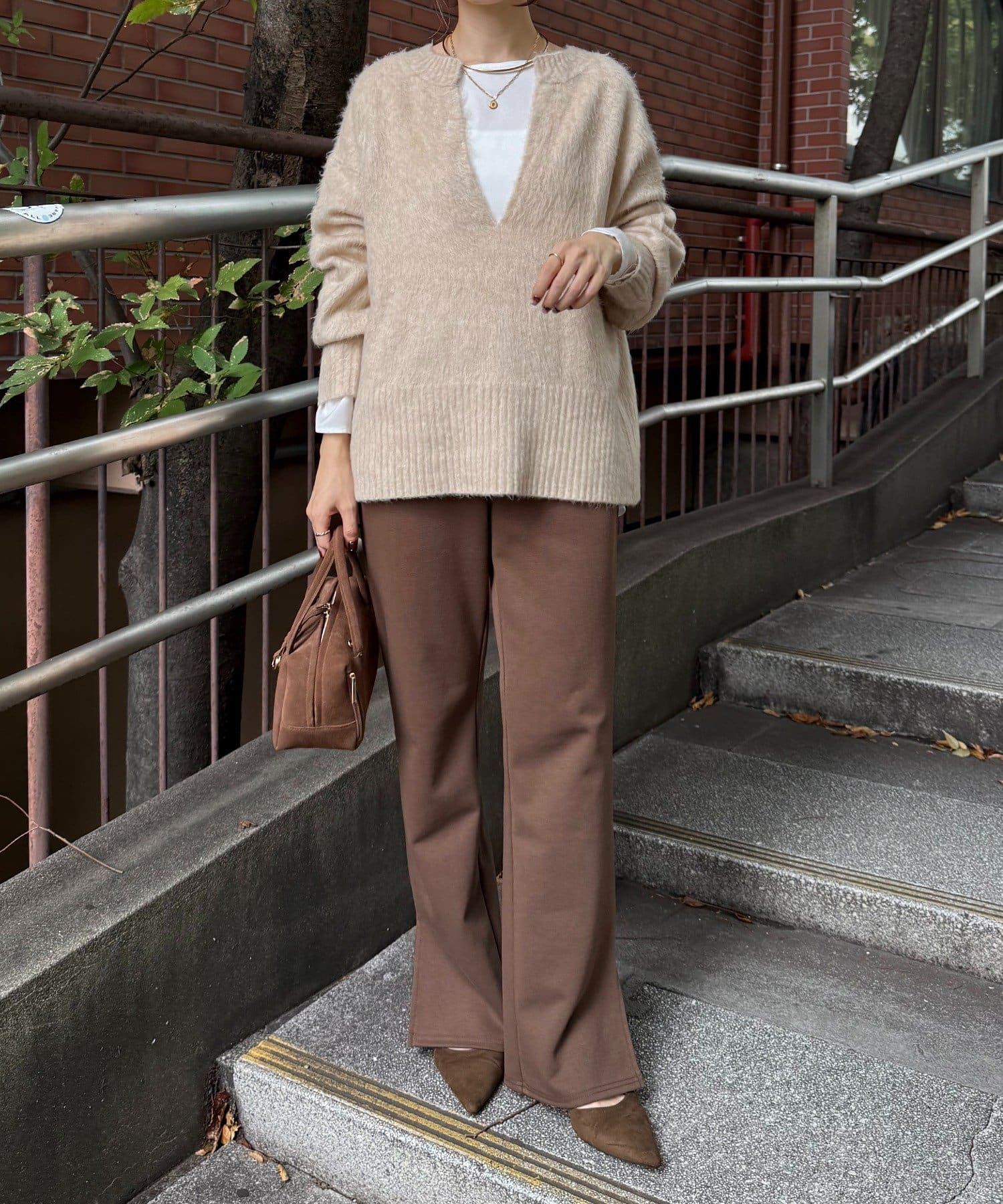 人気アイテム総選挙対象】エアリー深Vニット | COLLAGE