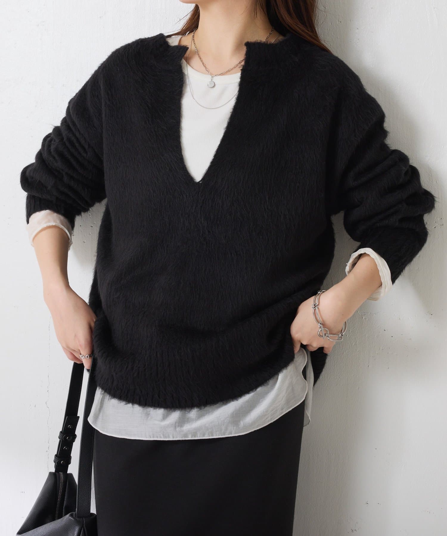 COLLAGE GALLARDAGALANTE(コラージュ ガリャルダガランテ) 【EC限定に新色登場!/軽量/お尻周りカバー◎】エアリー深Vニット