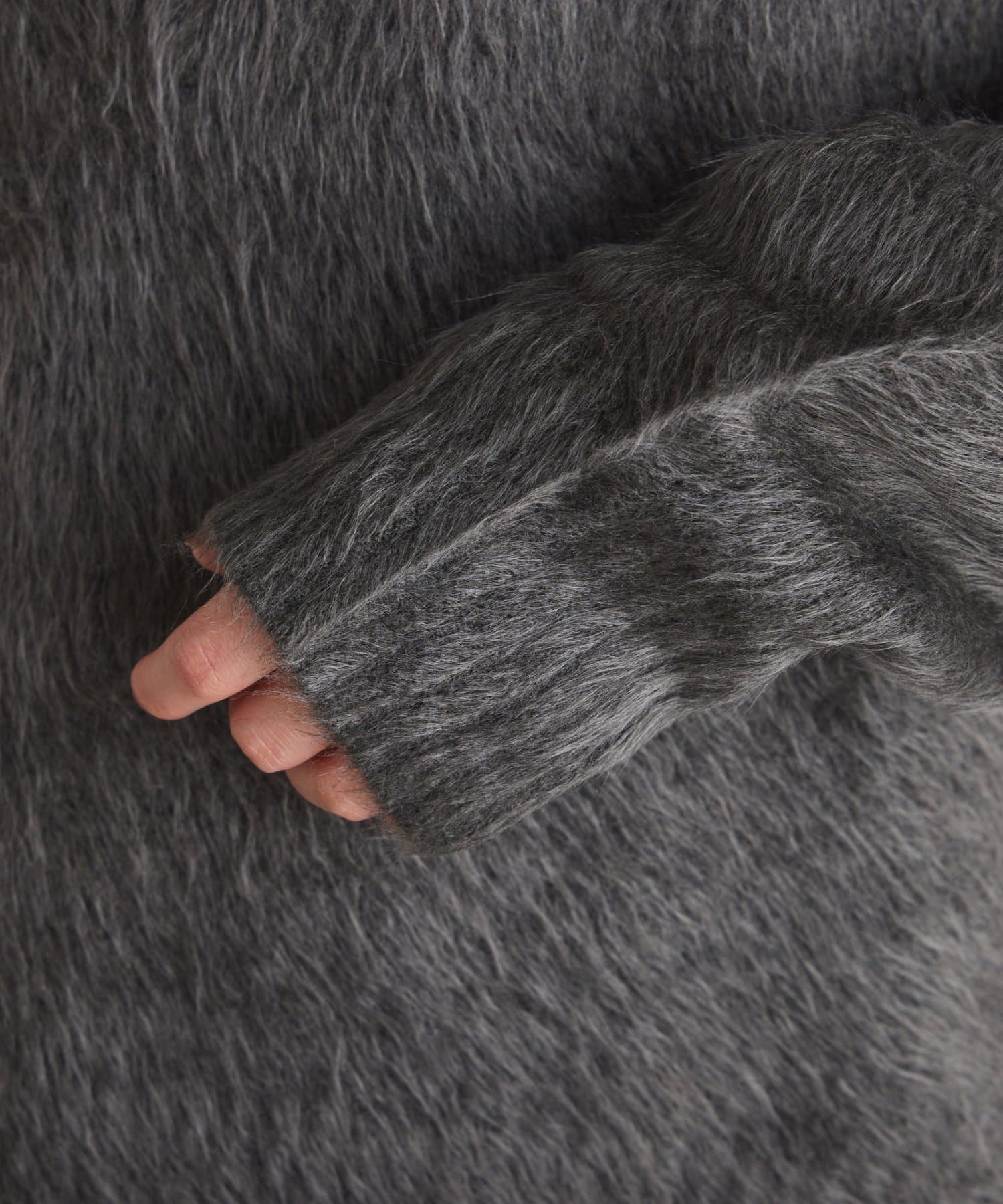 COLLAGE GALLARDAGALANTE(コラージュ ガリャルダガランテ) 【EC限定カラーあり/軽量/お尻周りカバー◎】エアリー深Vニット