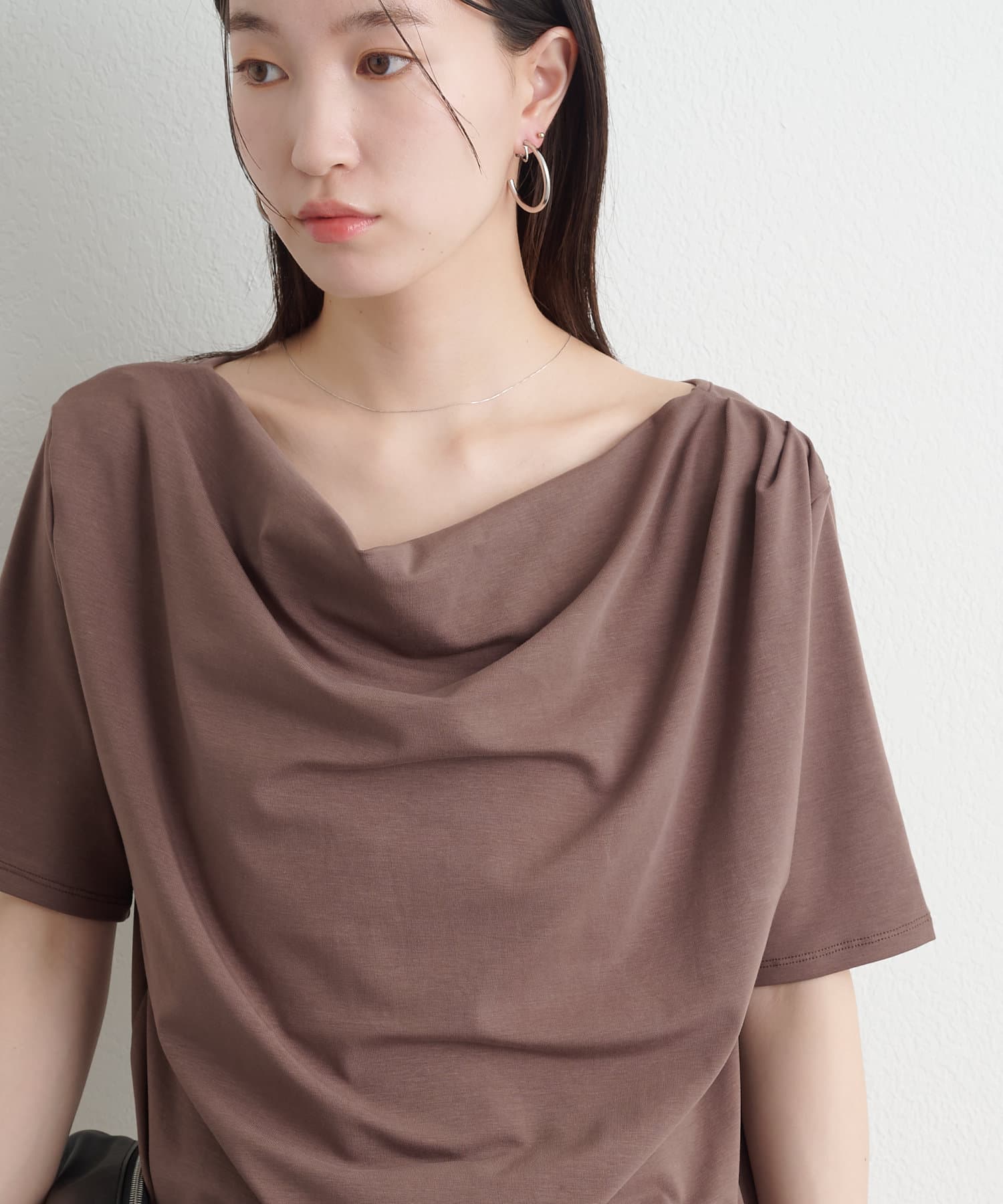 Omekashi(オメカシ) ボートネックドレープ半袖Ｔシャツ