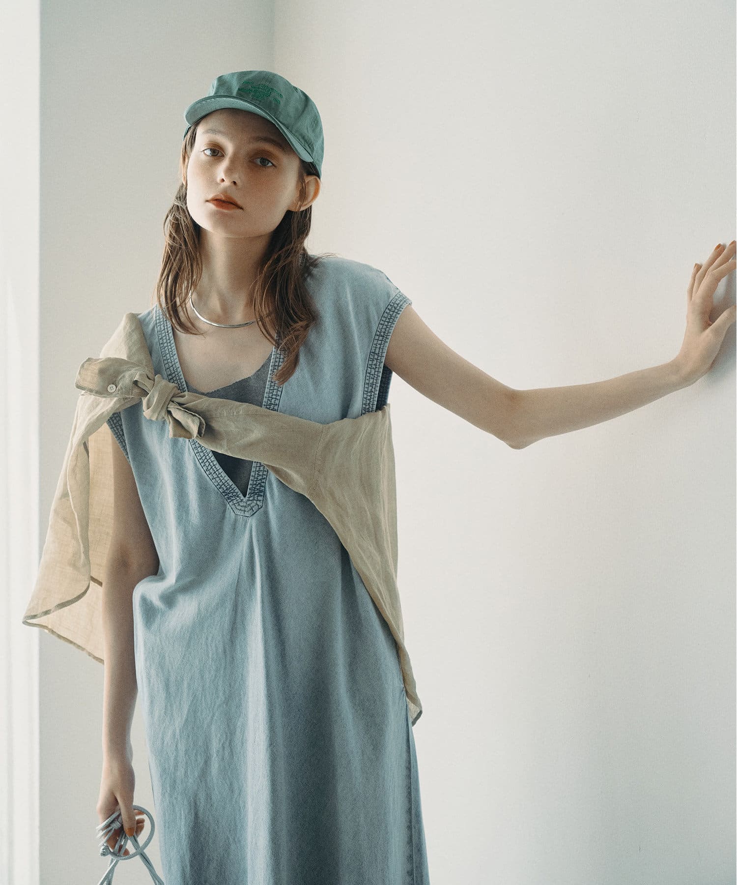 factory 綿ウール朱子織 Vネックワンピース 25th】綿麻デニムVネックワンピース | PUAL CE CIN