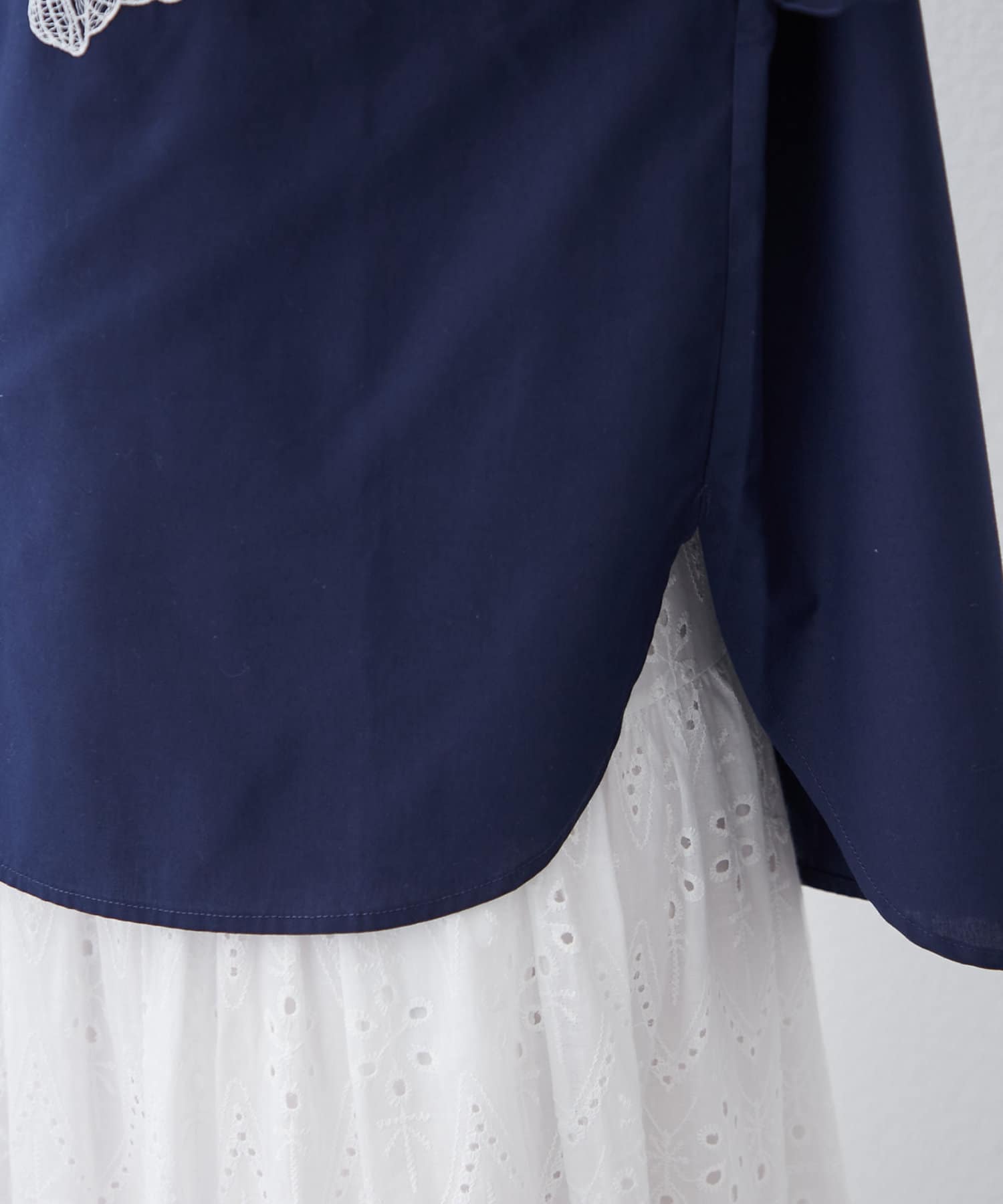 Remind me and forever(リマインドミーアンドフォーエバー) 【NAO】肩レースバンドカラーシャツブラウス