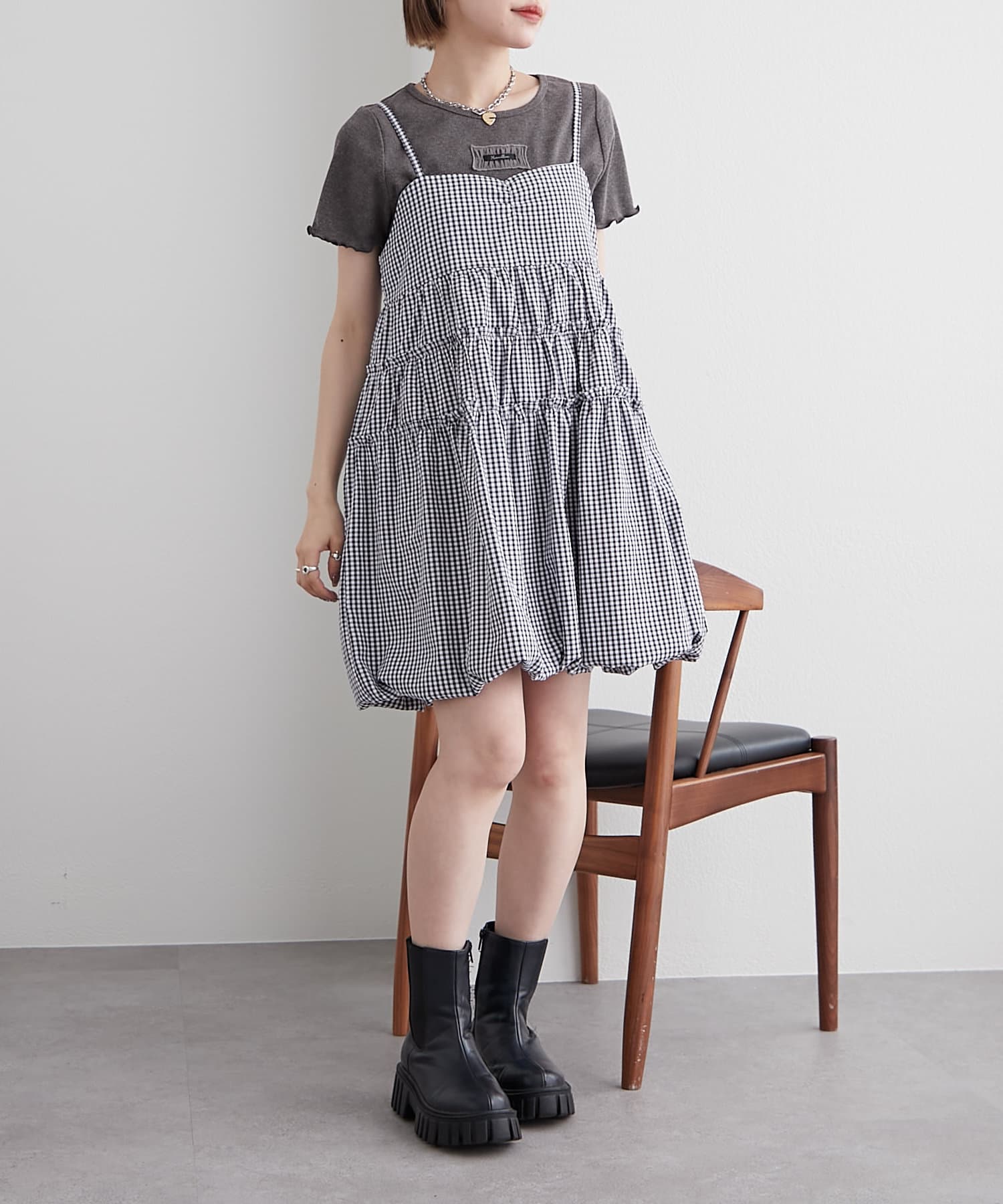 w closet(ダブルクローゼット) 【5色展開】フリルネーム付きリブT