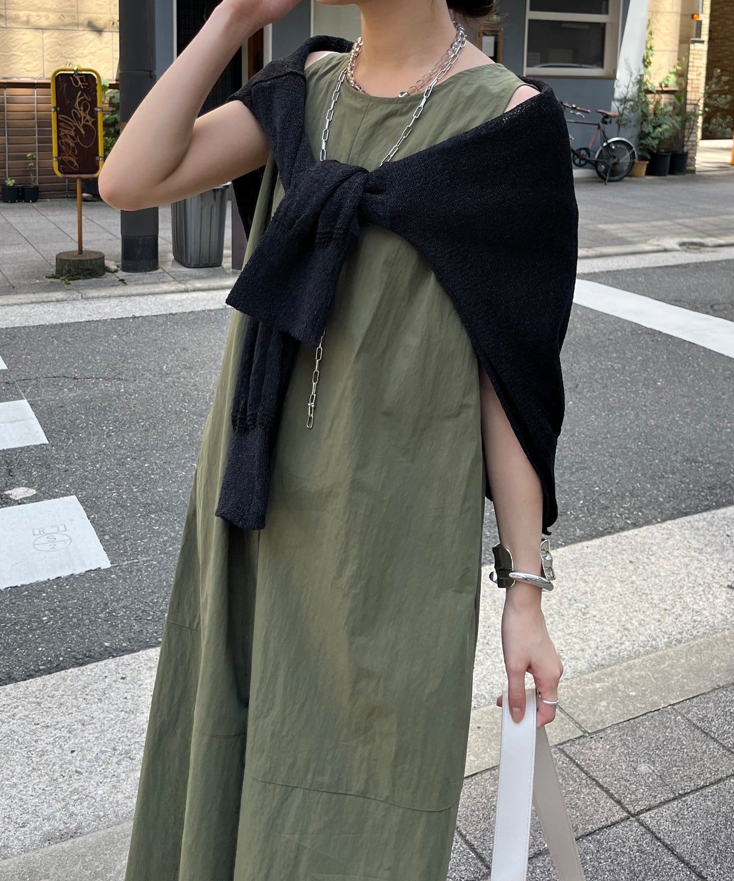 DOUDOU(ドゥドゥ) 【WEB限定】深タックデザインドレス