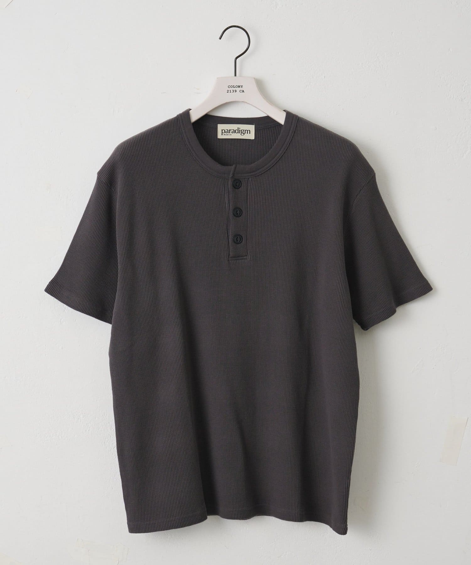 COLONY 2139(コロニー トゥーワンスリーナイン) 【paradigm】ガス焼きワッフルヘンリーネックT