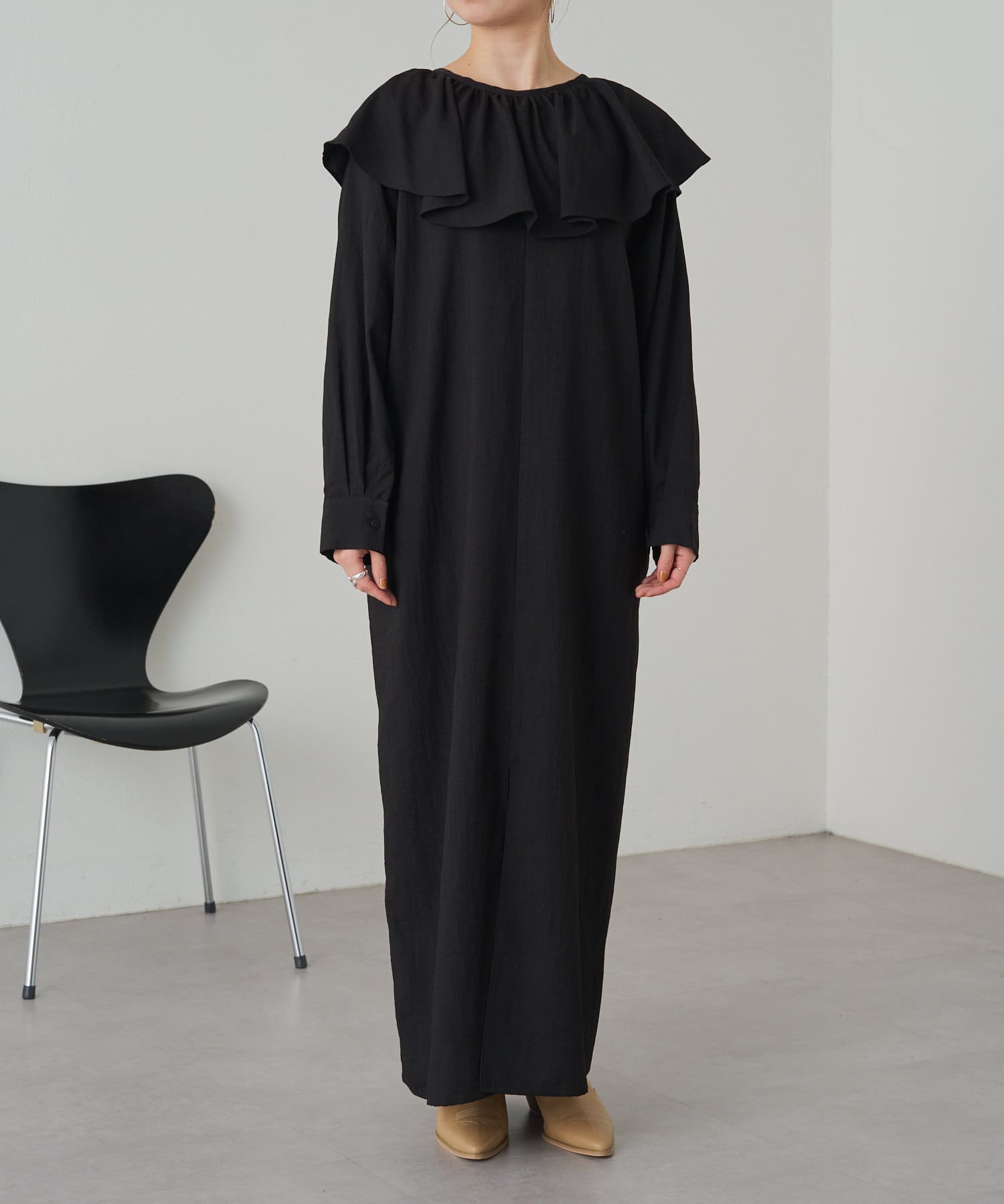 OUTLET(アウトレット) 【Omekashi】フリルカラーロングワンピース