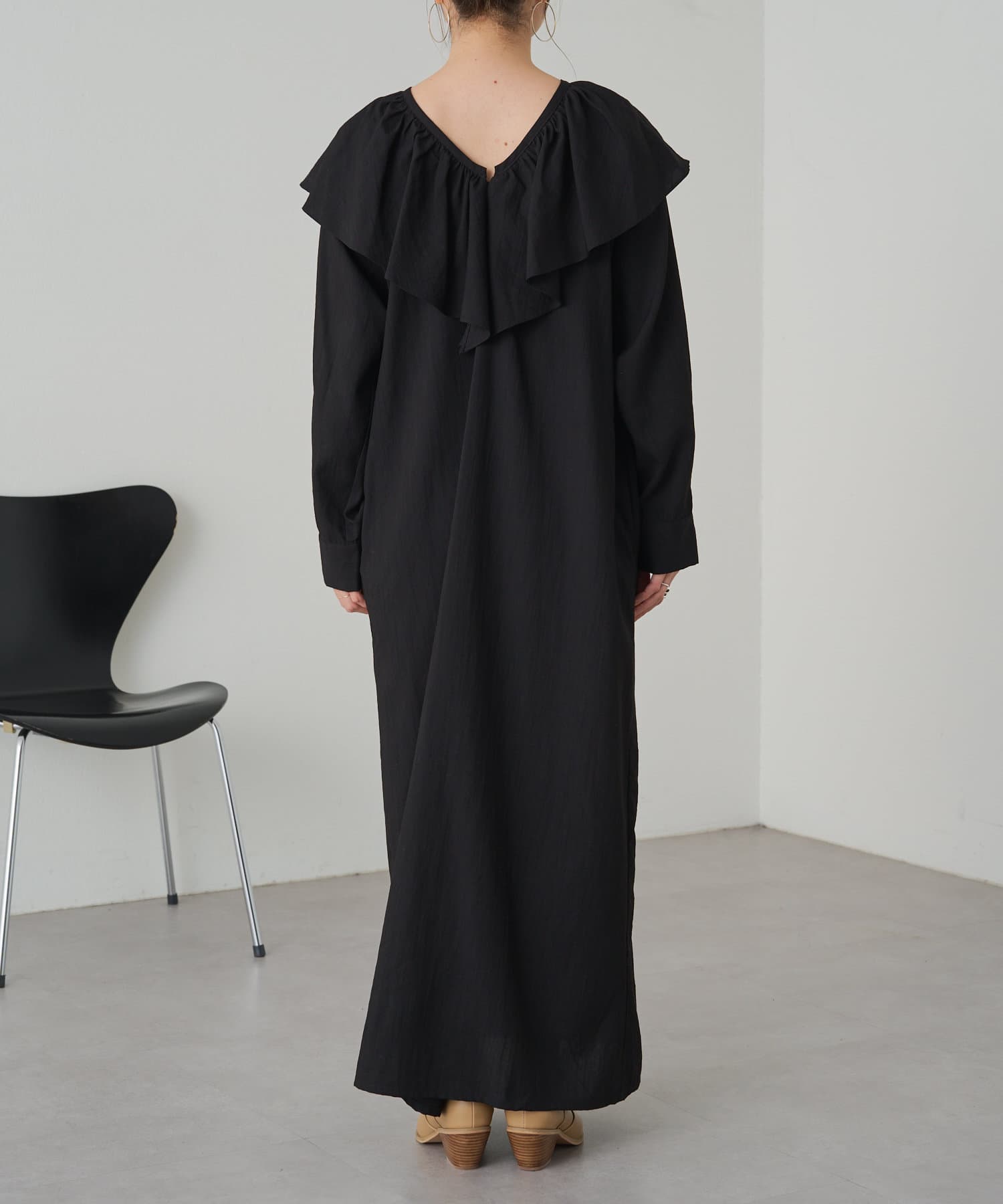 OUTLET(アウトレット) 【Omekashi】フリルカラーロングワンピース