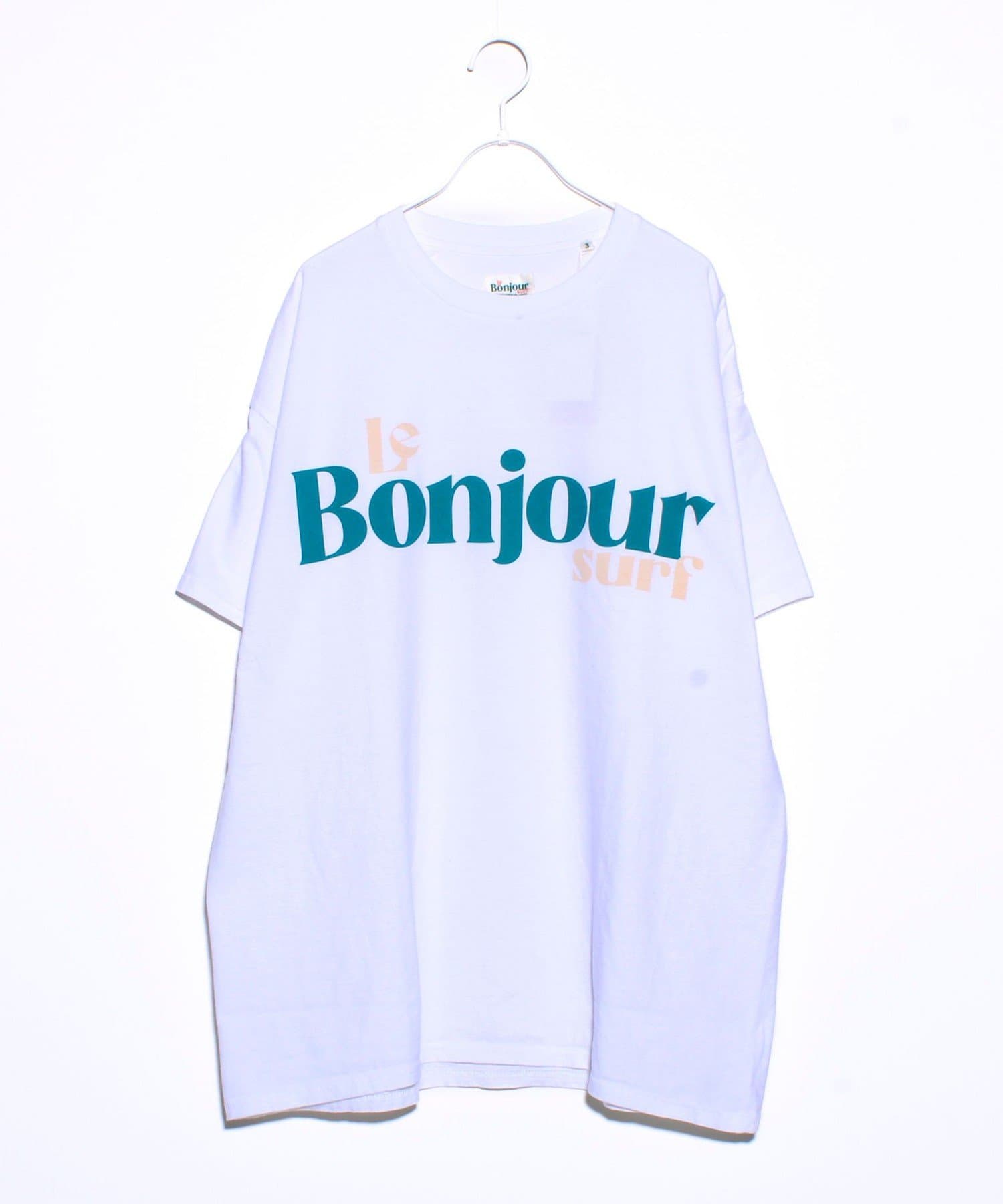 日本とフランスで展開する注目のフレンチサーフブランド「Le Bonjour Surf ルボンジュールサーフ」。フランス人アーチストが活動するバスク地域の文化がデザインやカラーに表現されているのが特徴。