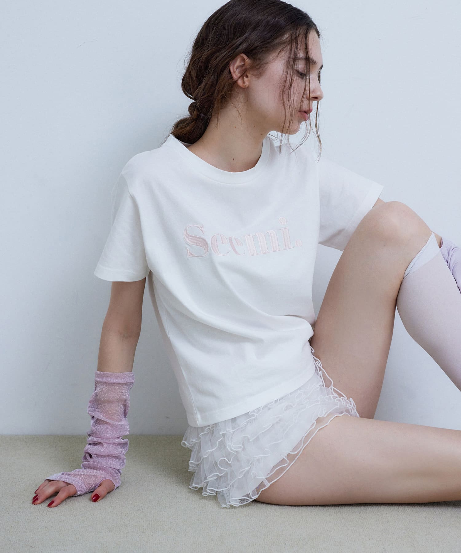 Seemi.by NICE CLAUP(シーミーバイナイスクラップ) 【Seemi.】サスティナブルロゴTシャツ