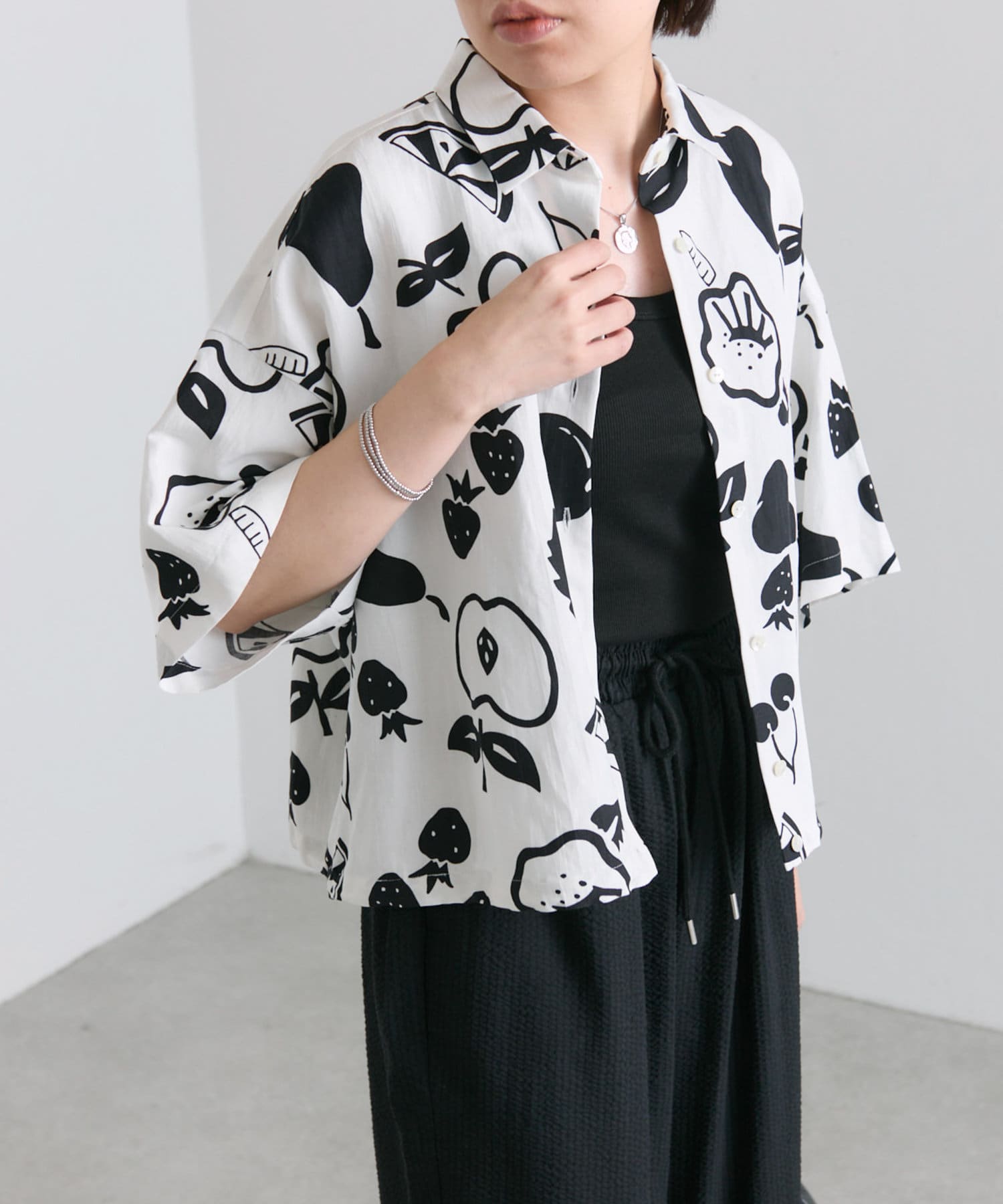 SUMI STYLE フルーツ柄 半袖シャツ 羽織としても使える》フルーツ柄シャツ【SUM1 STYLE(スミ