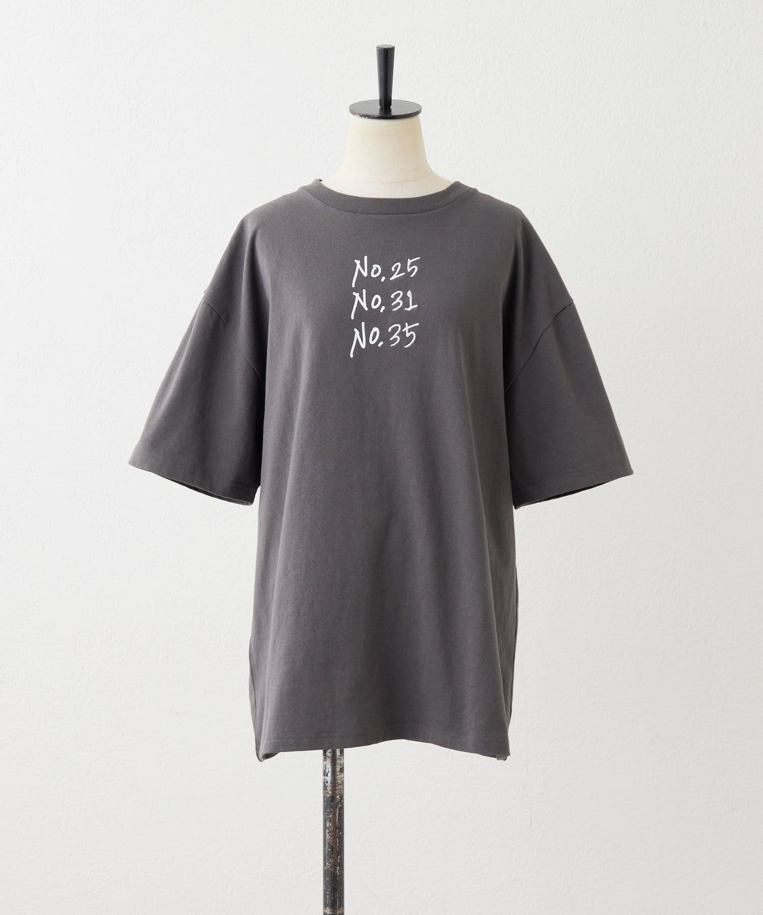ear PAPILLONNER(イア パピヨネ) 《綿100％》ラッキーナンバーTシャツ【SUM1 STYLE(スミスタイル)】