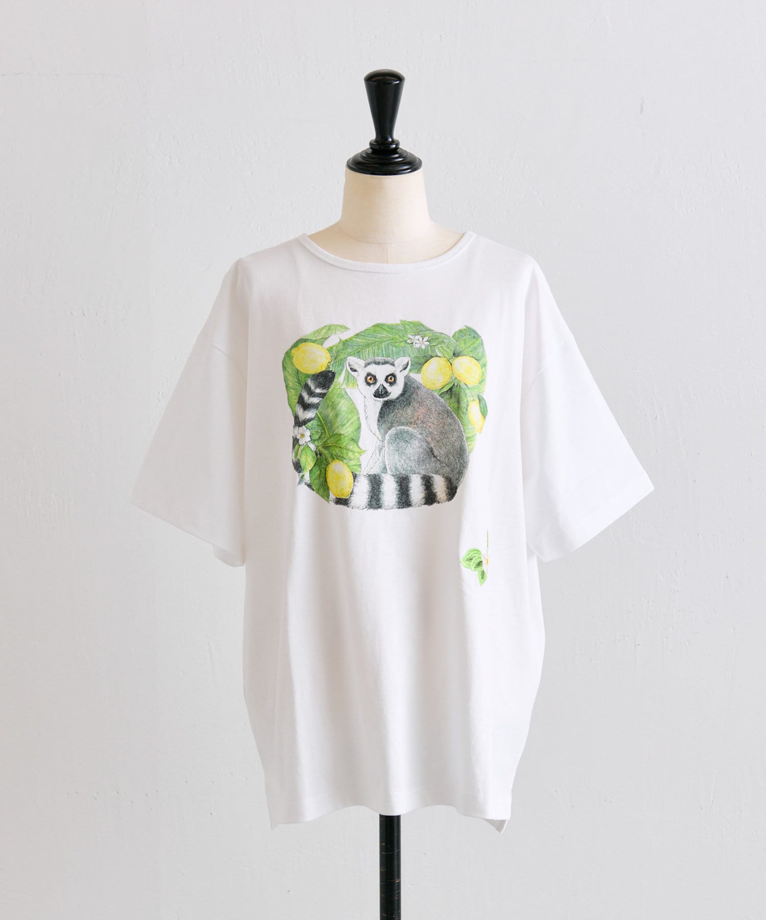 tシャツ sampo×ear ワオキツネザル/刺しゅうTシャツ レディース 動画あり》sampo×ear ワオキツネザル/刺しゅうTシャツ | ear