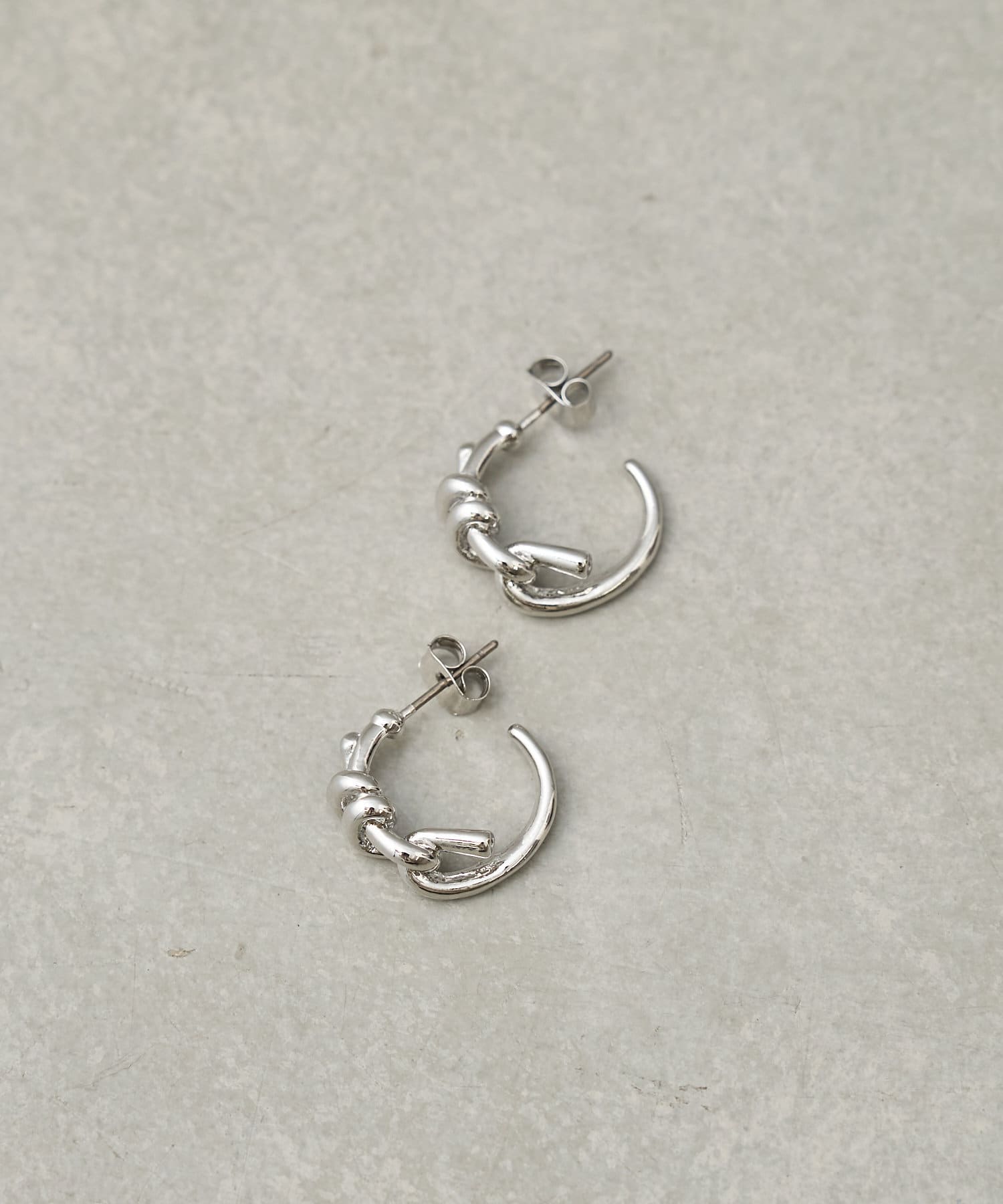 BIRTHDAY BAR(バースデイバー) Silver knot hoop pierce   シルバーノットフープピアス　