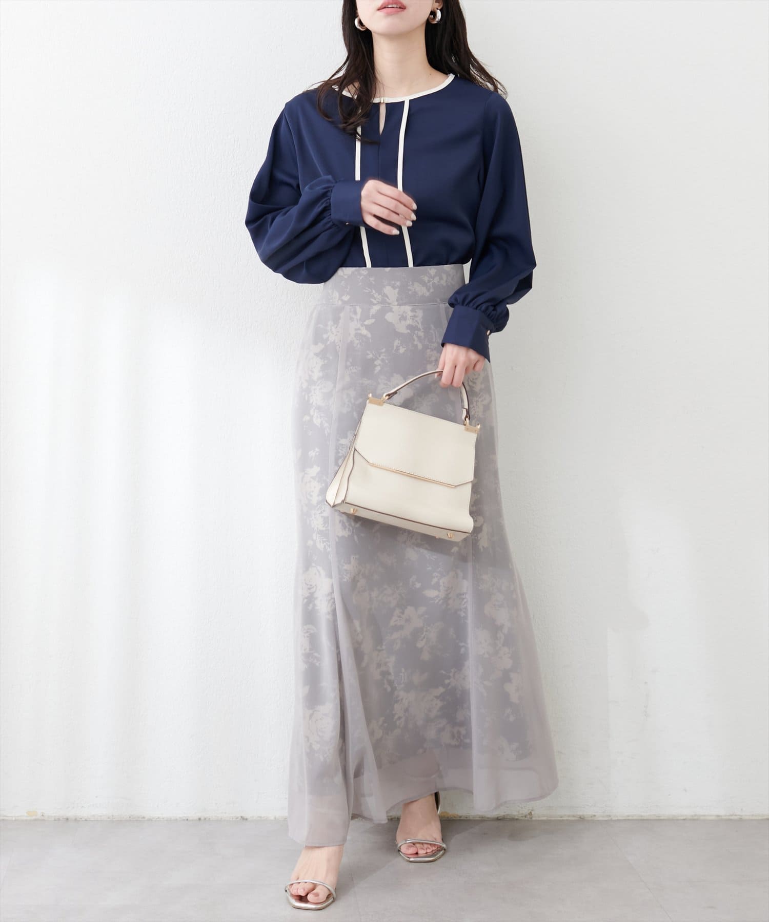 NICE CLAUP / OLIVE des OLIVE OUTLET(ナイスクラップ  / オリーブ デ オリーブ アウトレット) 【natural couture】メタルホック付き配色パイピングブラウス