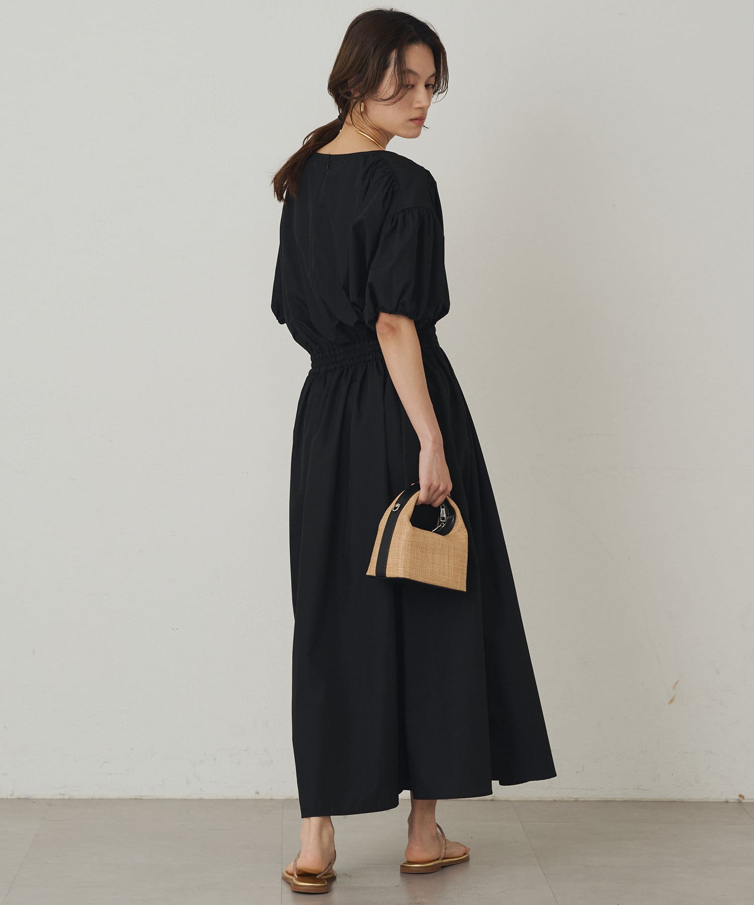 LOUNGEDRESS(ラウンジドレス) 【一部店舗・オンライン限定カラー】Vギャザーワンピース