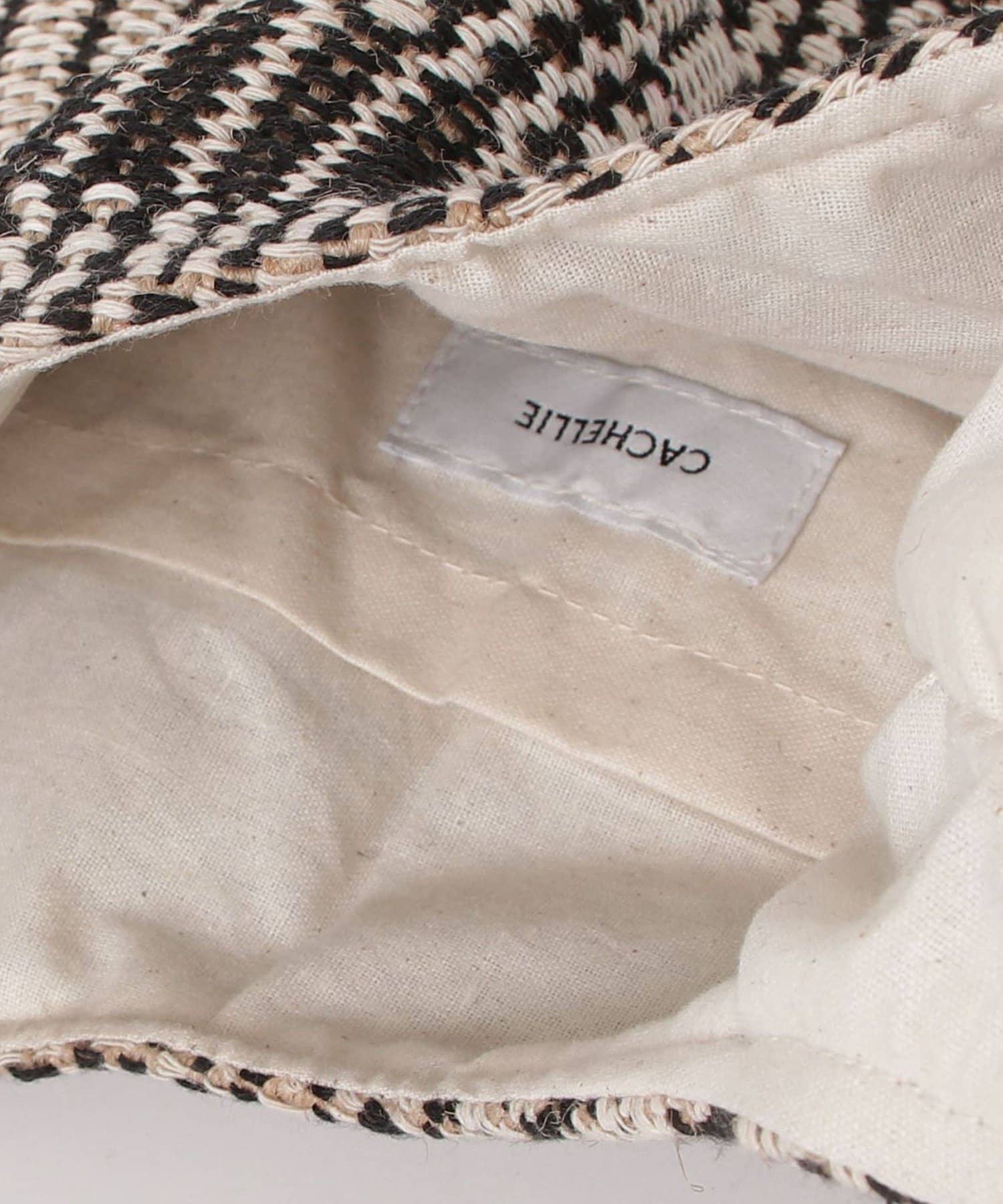 FREDY & GLOSTER(フレディ アンド グロスター) モノクロパターン三角トートバッグ