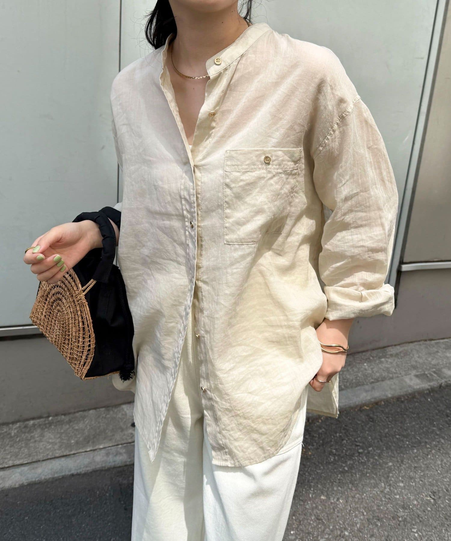◇fredy emue◇【2025 SS】大人っぽい雰囲気のラミーバンドカラーシャツ●point・ラミー素材を使用した爽やかなバンドカラードシャツです・顔周りをスッキリ見せてくれるバンドカラーデザイン